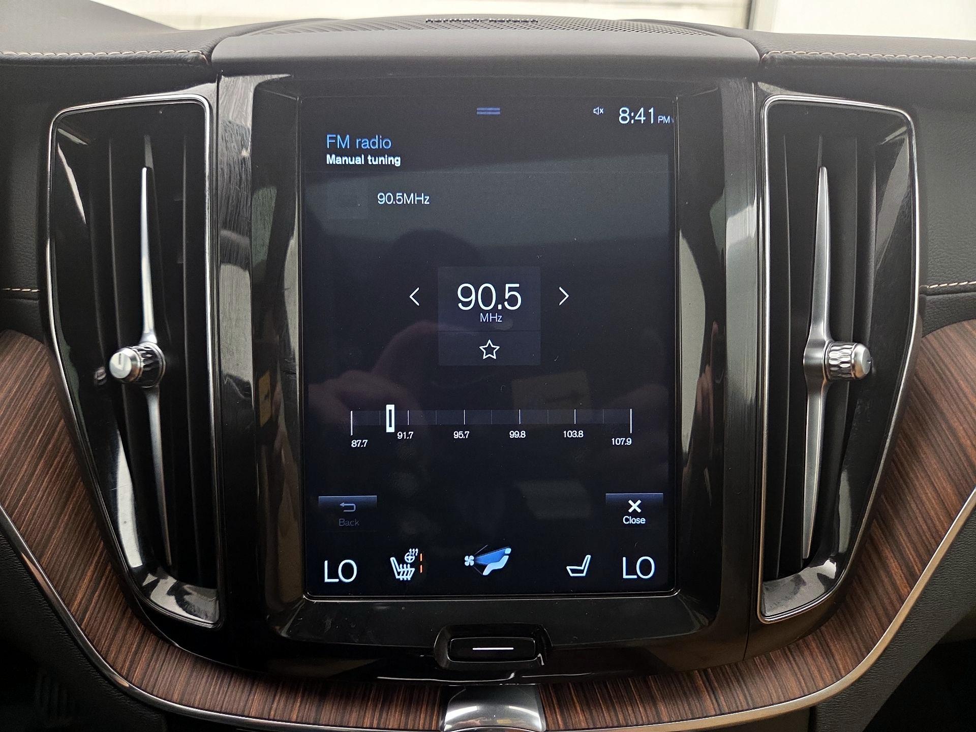Thumbnail: 2020 Volvo XC60 - 16
