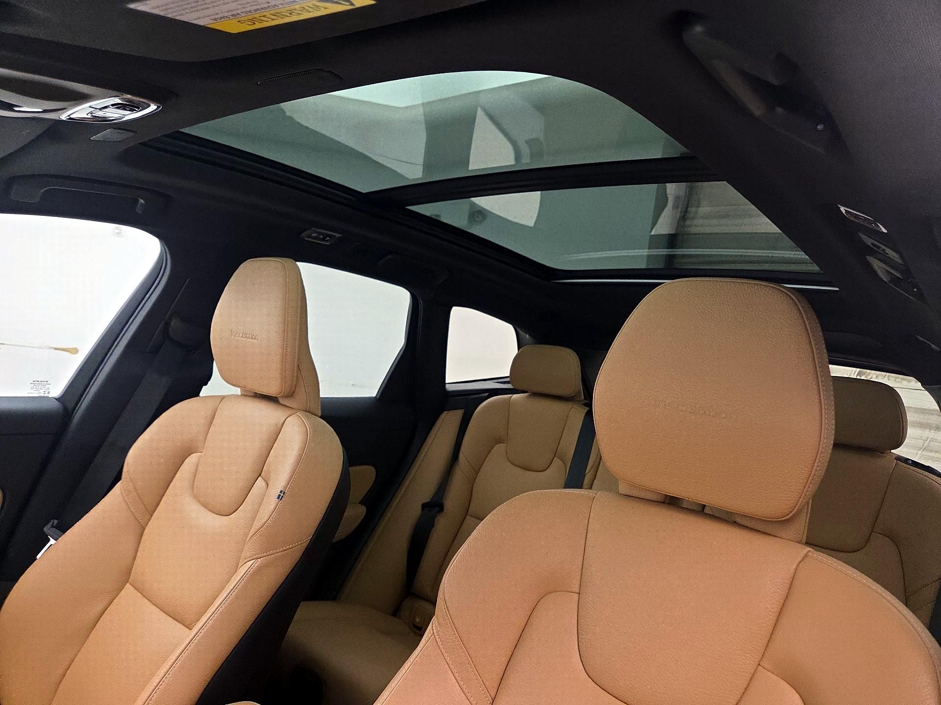 Thumbnail: 2020 Volvo XC60 - 20