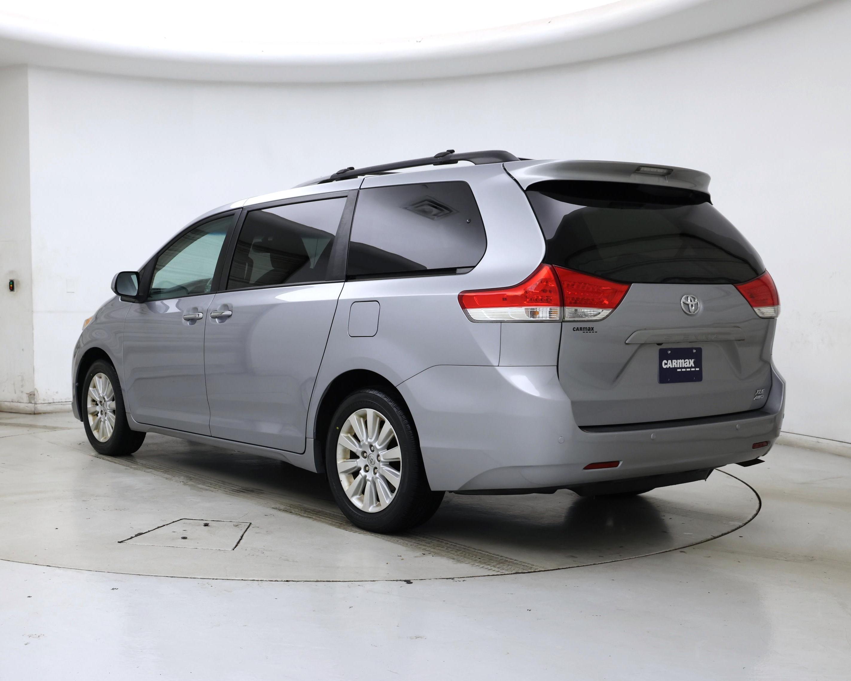 Thumbnail: 2014 Toyota Sienna - 2