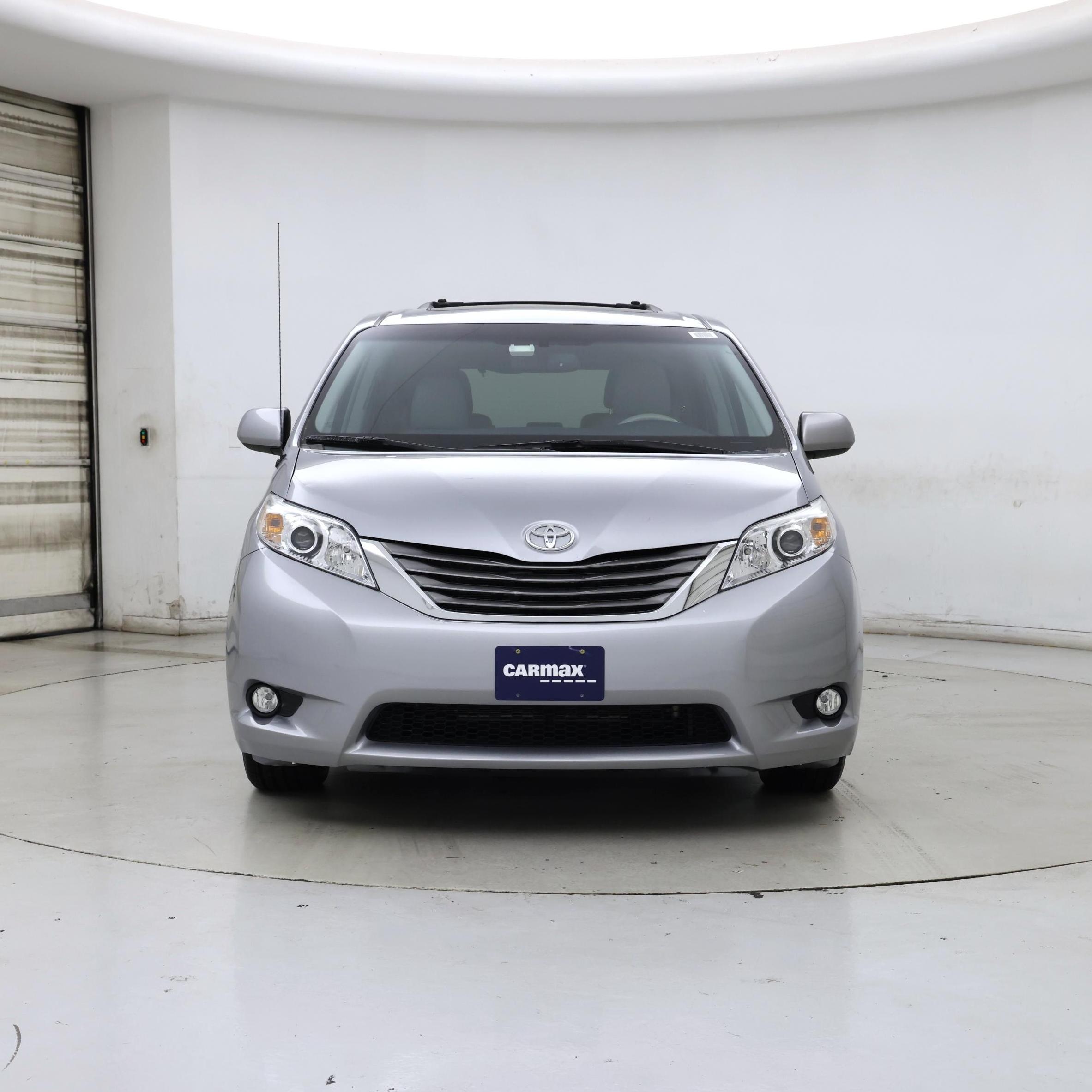 Thumbnail: 2014 Toyota Sienna - 5