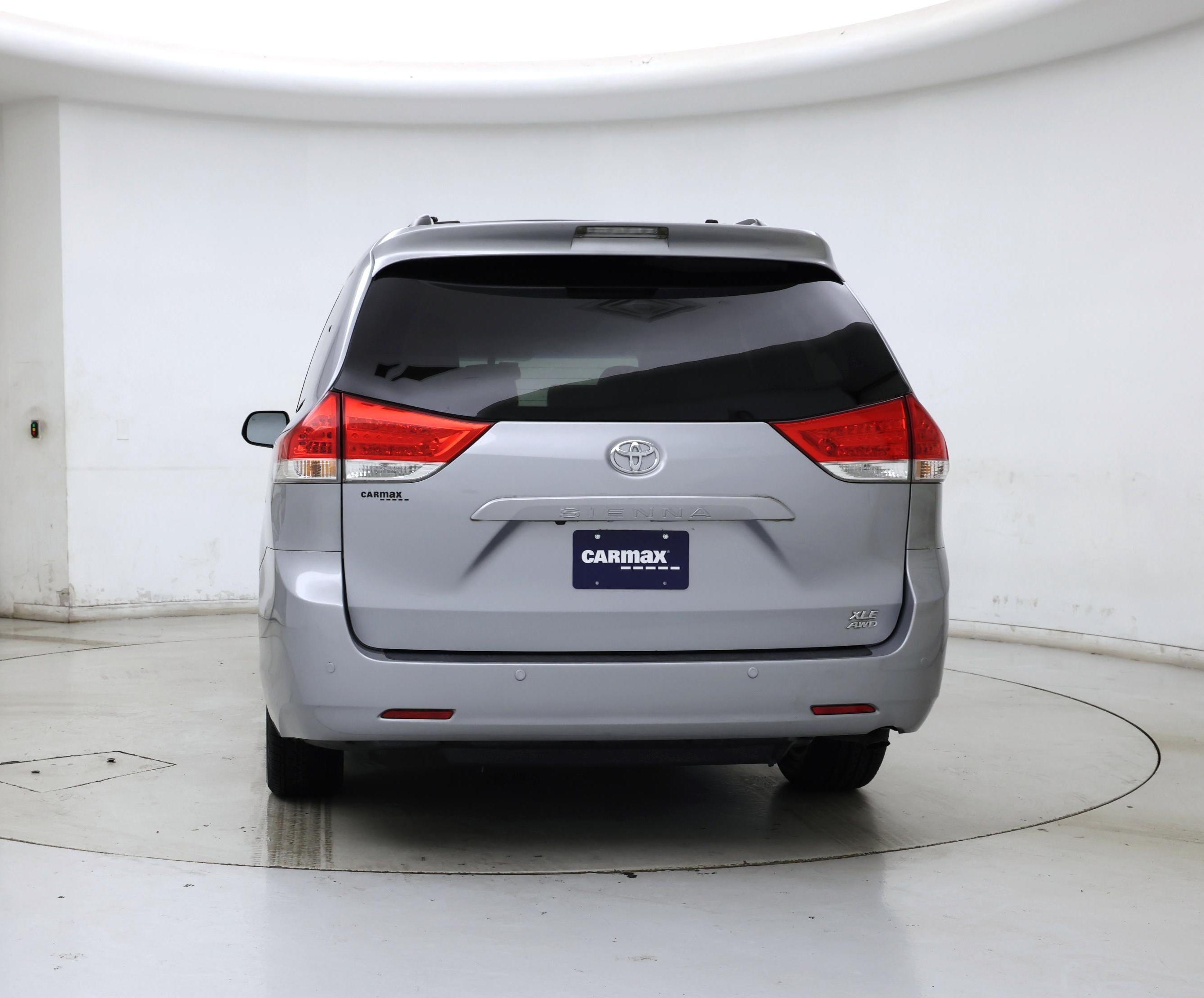 Thumbnail: 2014 Toyota Sienna - 6