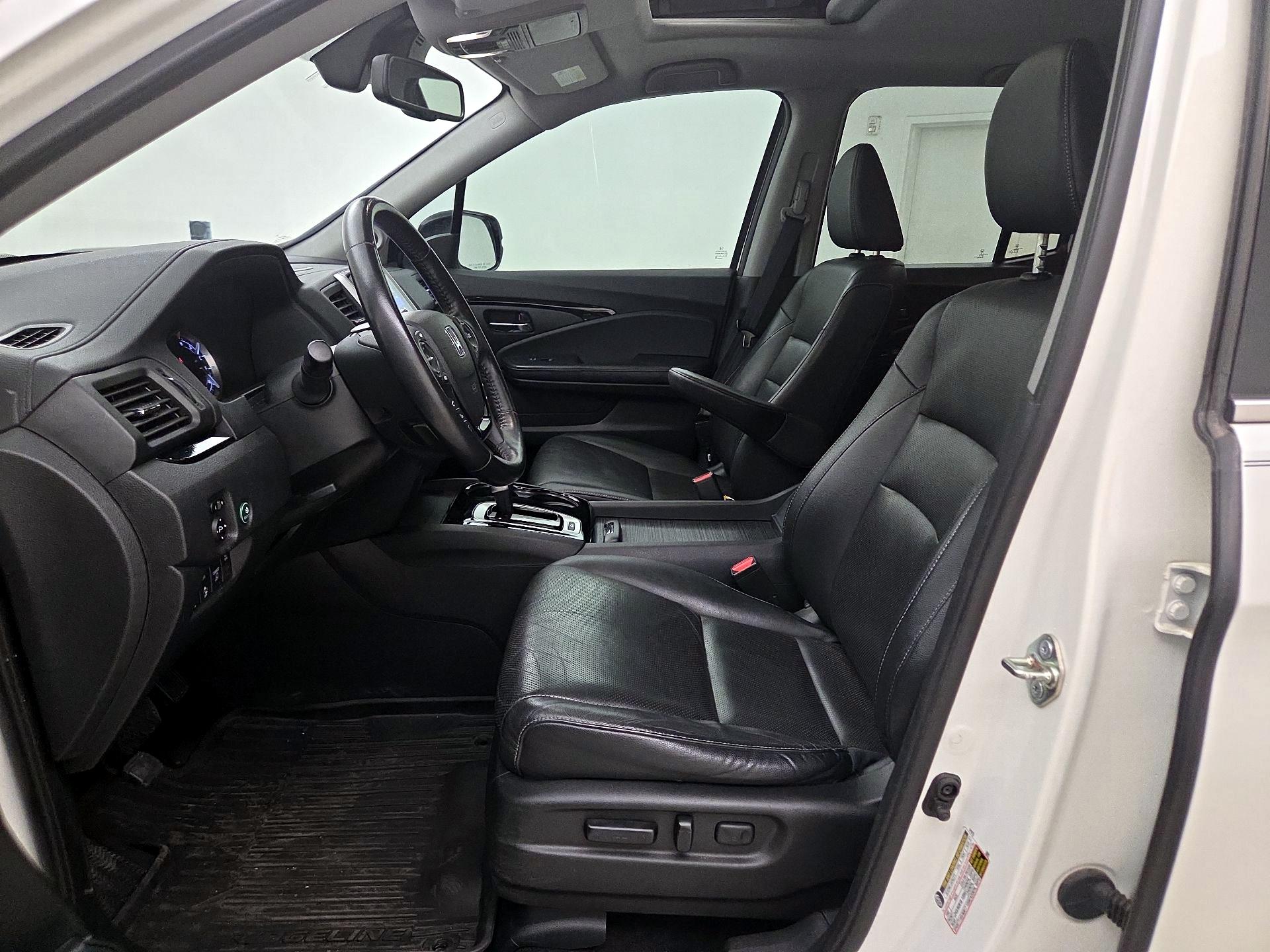 Thumbnail: 2017 Honda Ridgeline - 11
