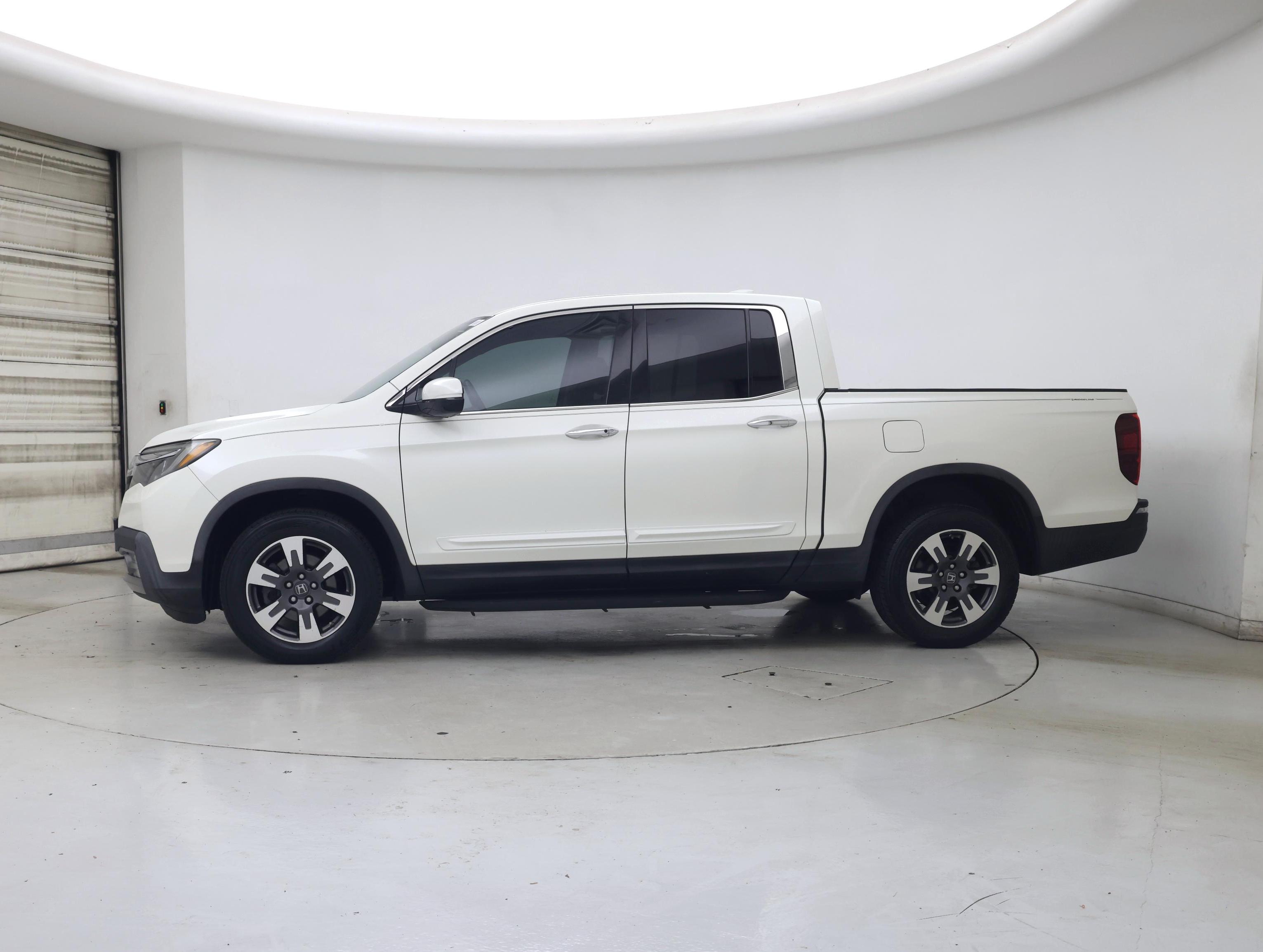 Thumbnail: 2017 Honda Ridgeline - 3