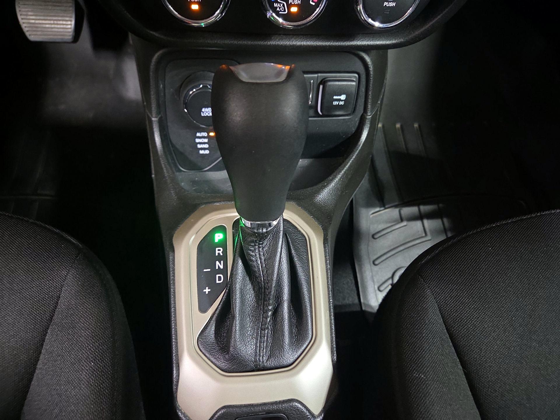Thumbnail: 2017 Jeep Renegade - 17