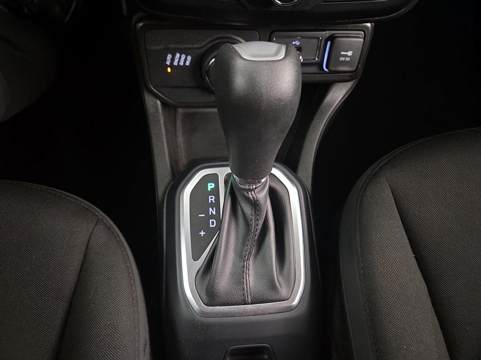 Thumbnail: 2020 Jeep Renegade - 17