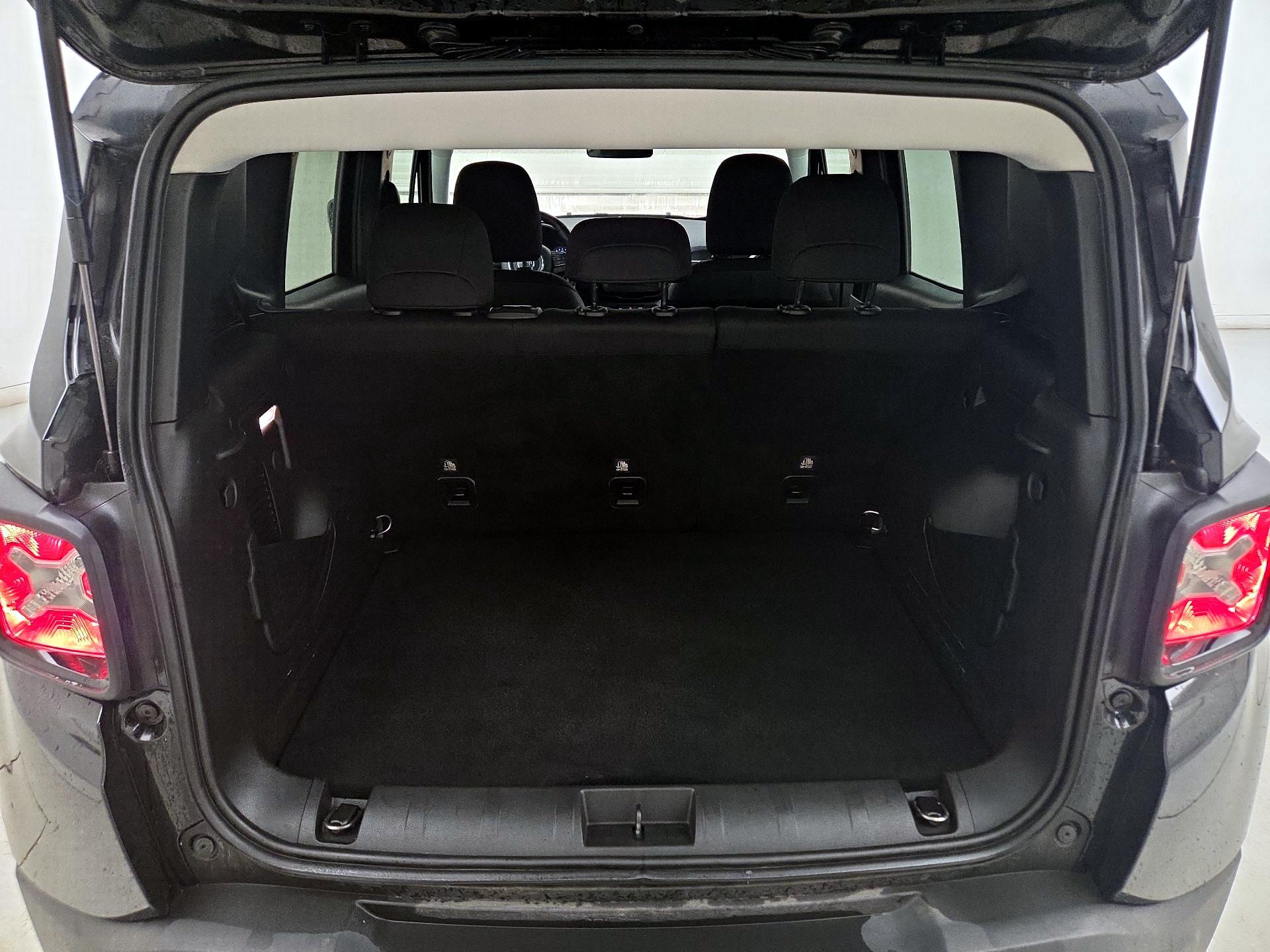 Thumbnail: 2020 Jeep Renegade - 20