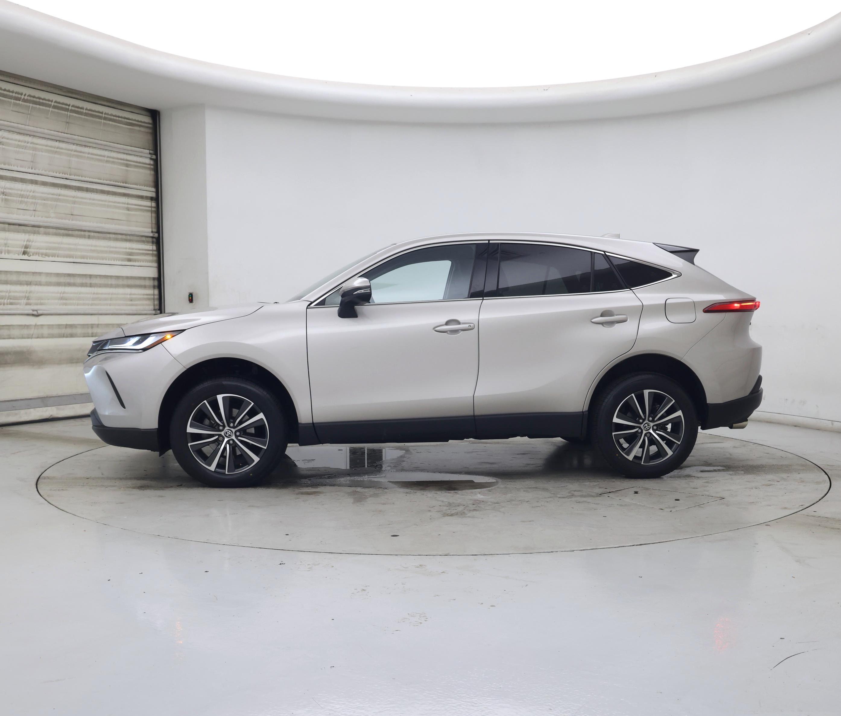Thumbnail: 2024 Toyota Venza - 3