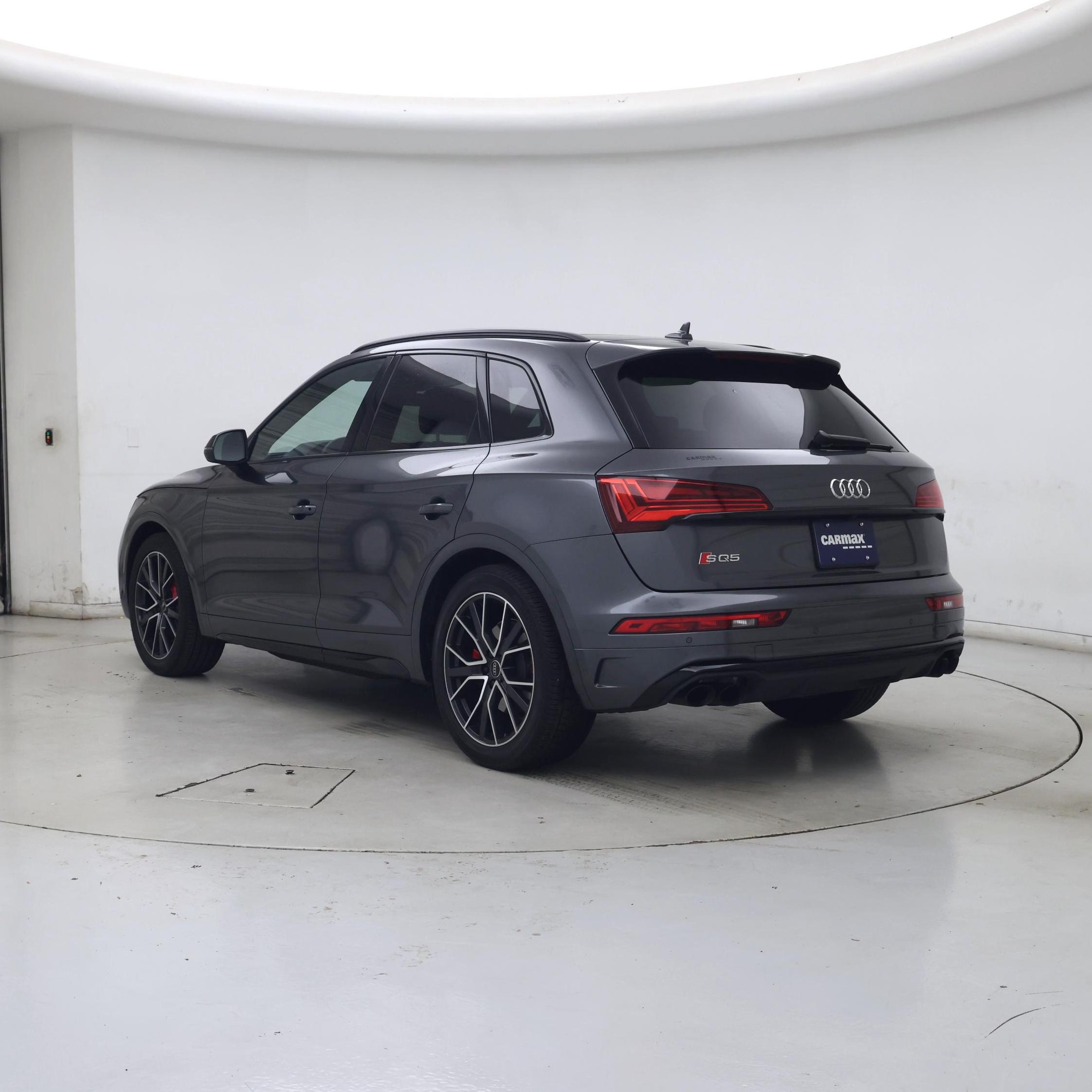 Thumbnail: 2024 Audi SQ5 - 2