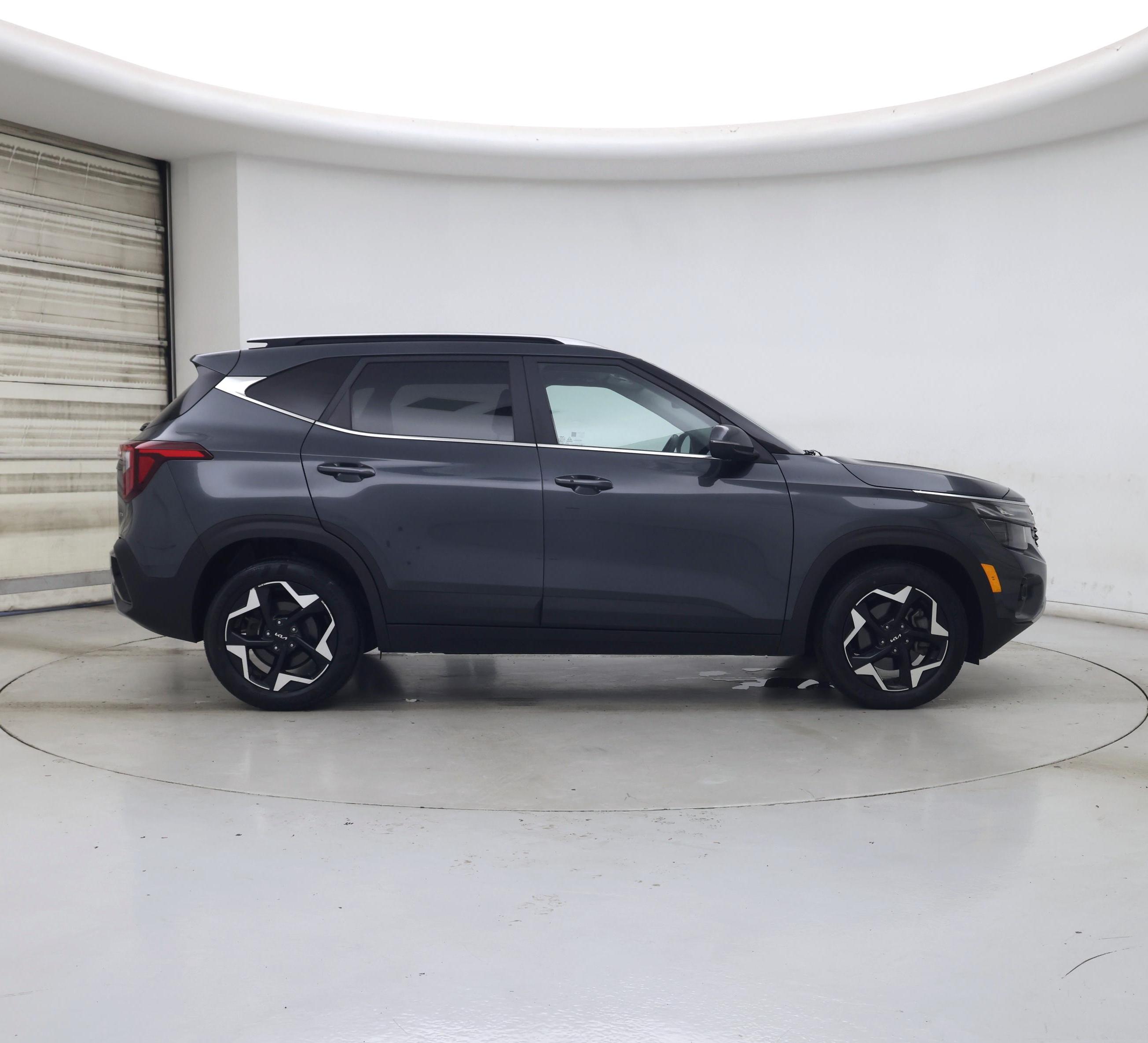 Thumbnail: 2024 Kia Seltos - 7