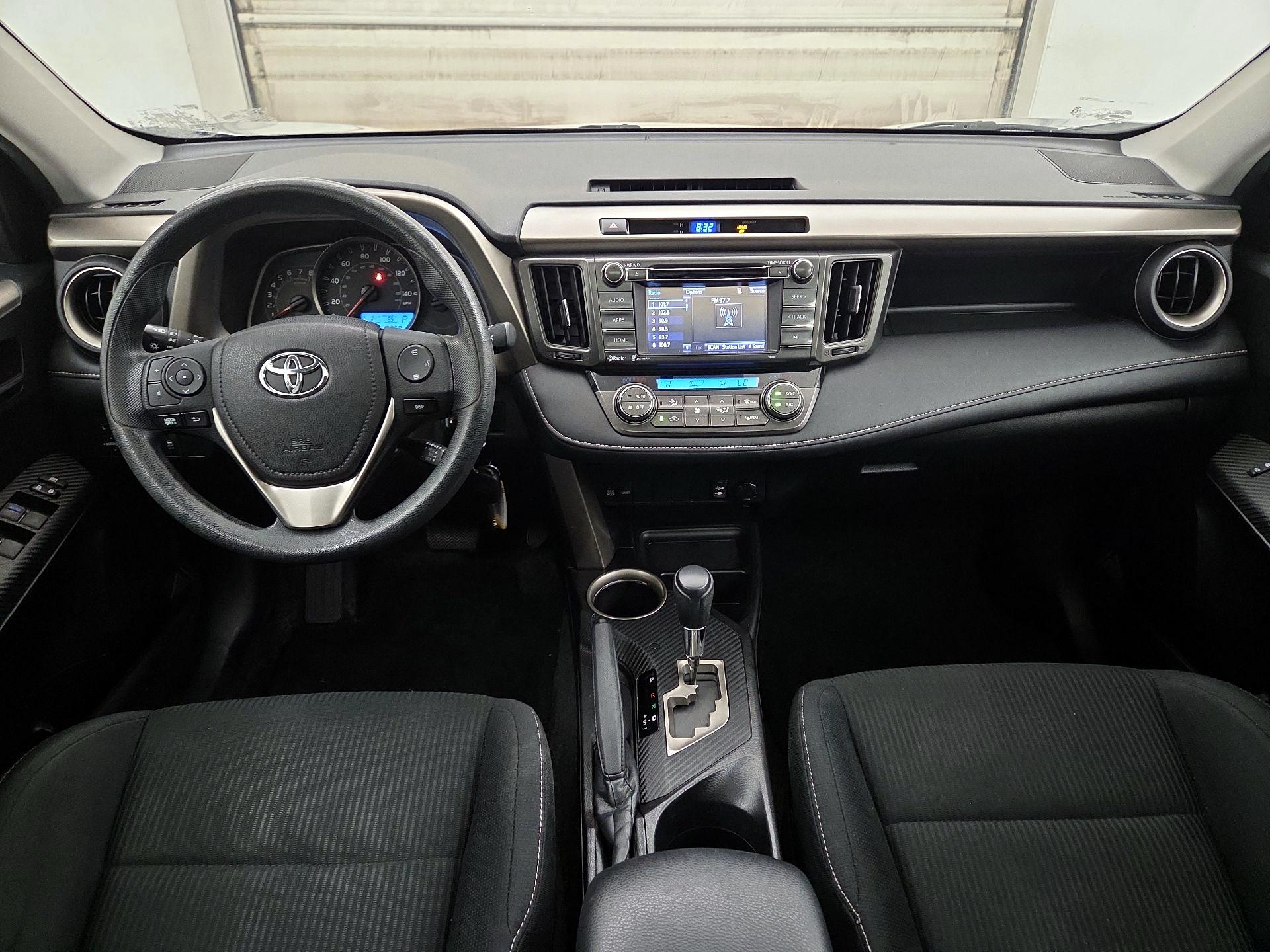 Thumbnail: 2015 Toyota RAV4 - 9