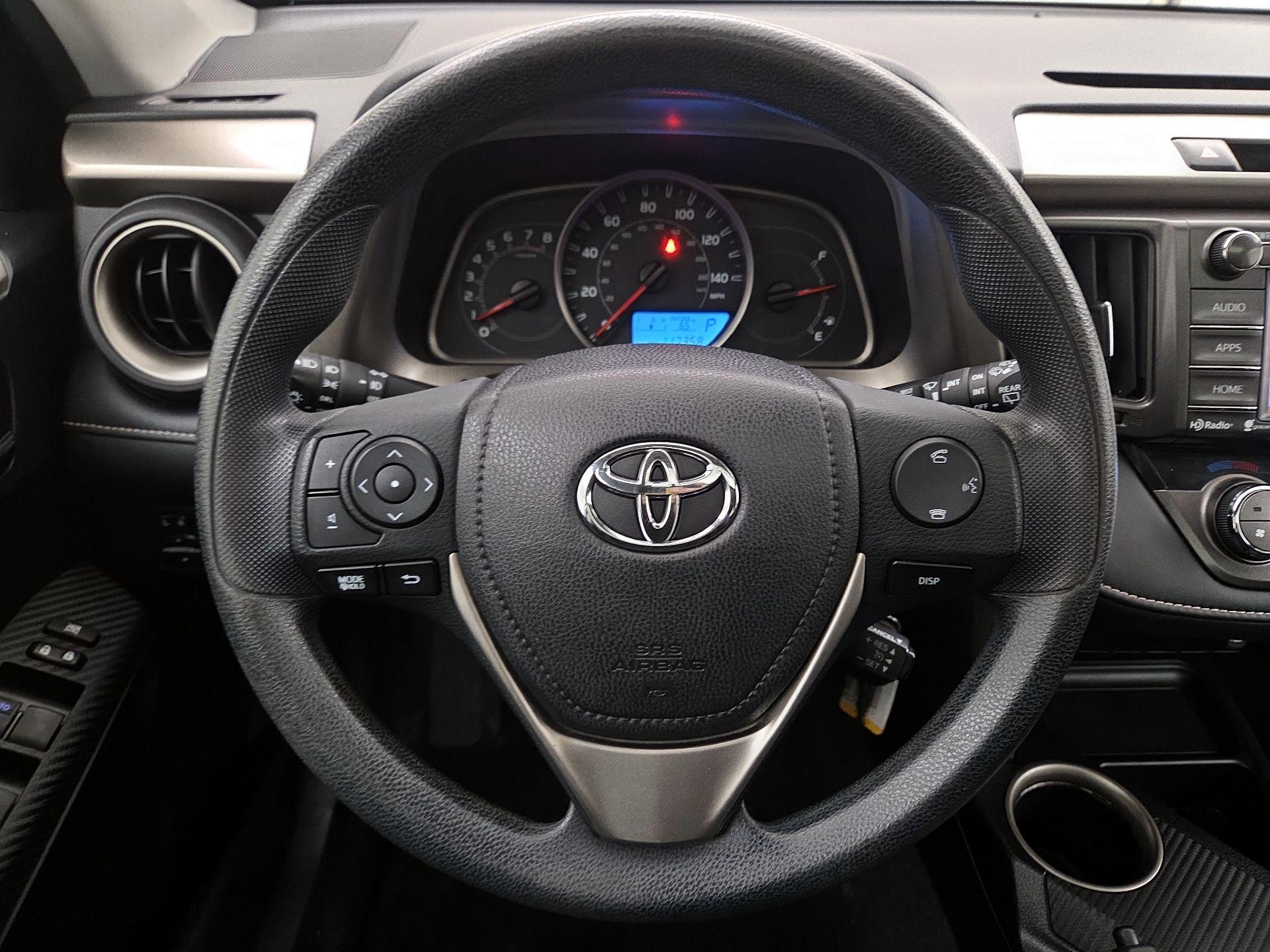 Thumbnail: 2015 Toyota RAV4 - 10