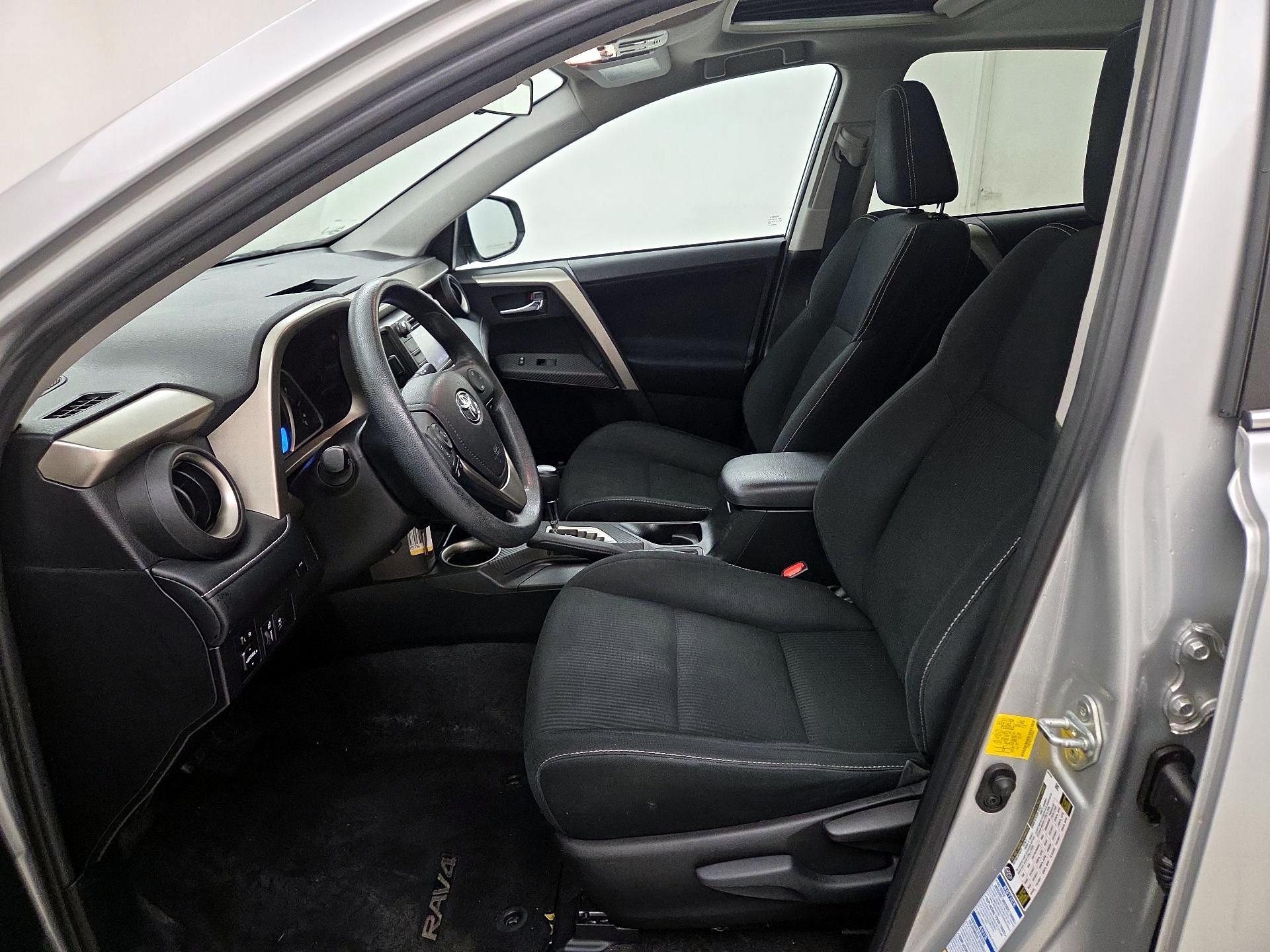 Thumbnail: 2015 Toyota RAV4 - 11