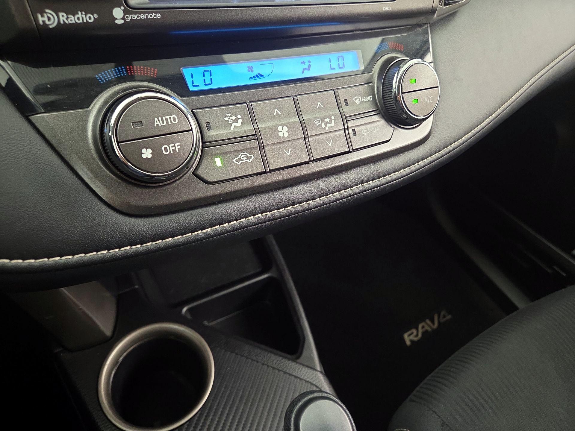 Thumbnail: 2015 Toyota RAV4 - 16
