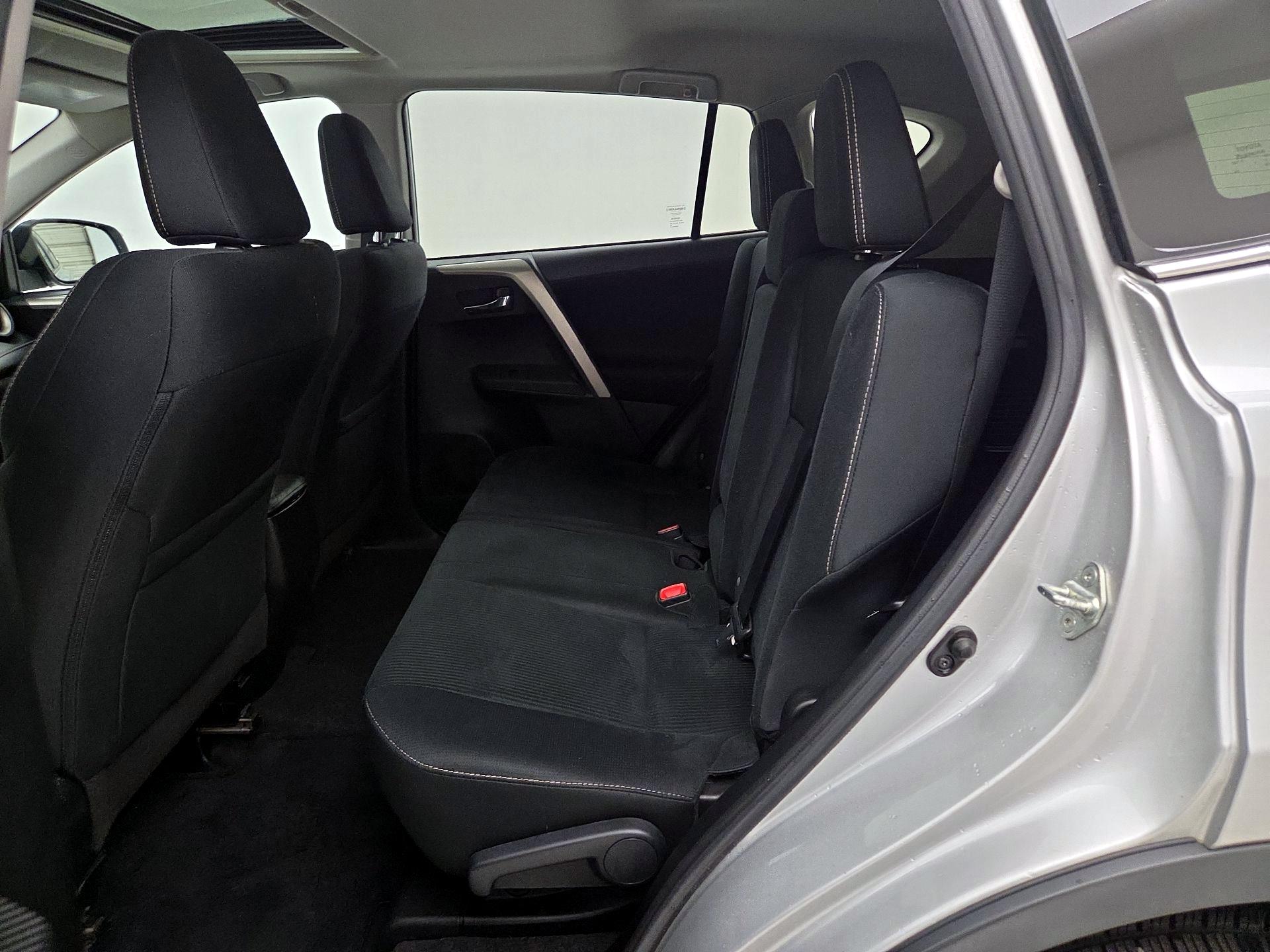 Thumbnail: 2015 Toyota RAV4 - 20