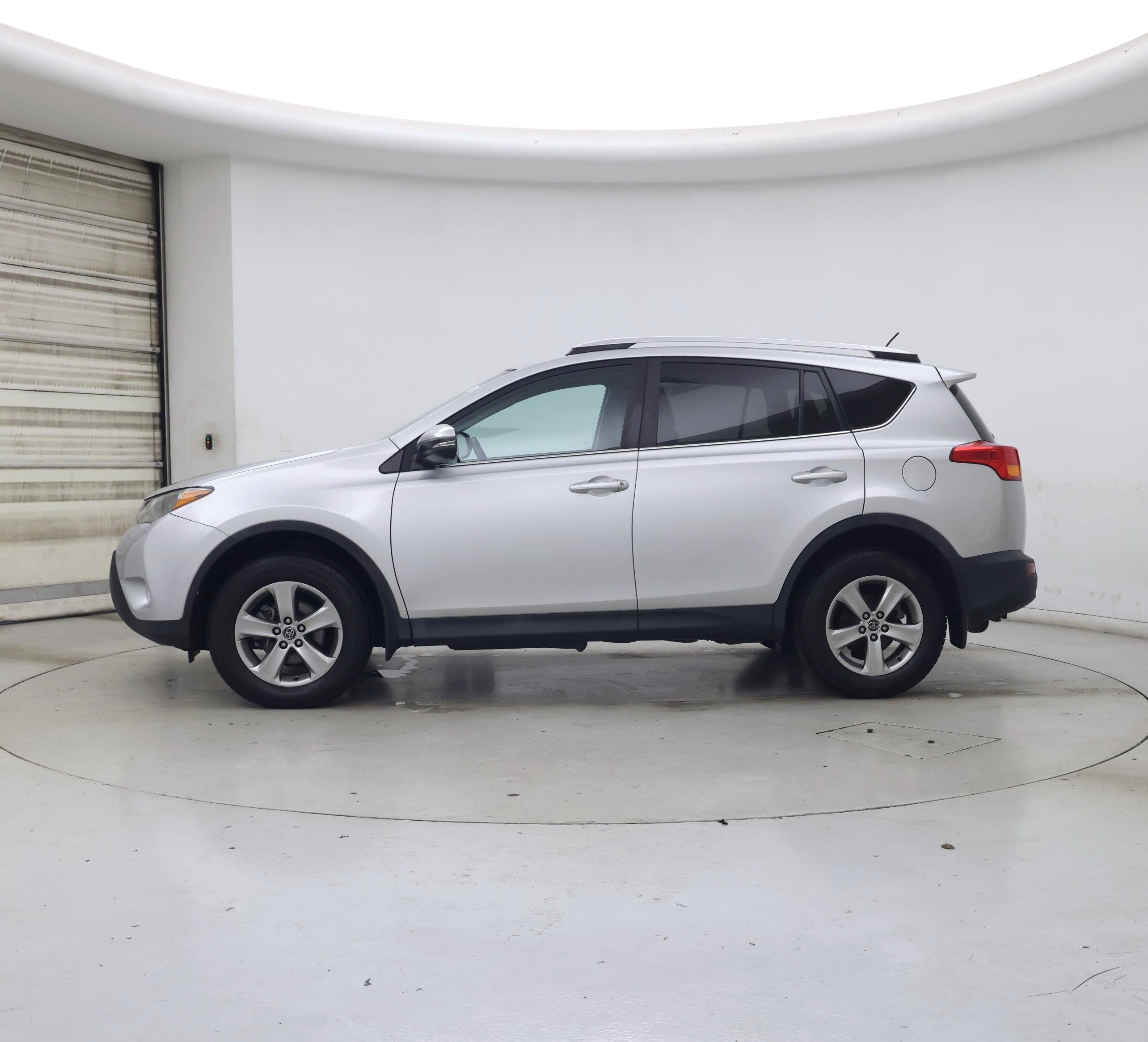 Thumbnail: 2015 Toyota RAV4 - 3