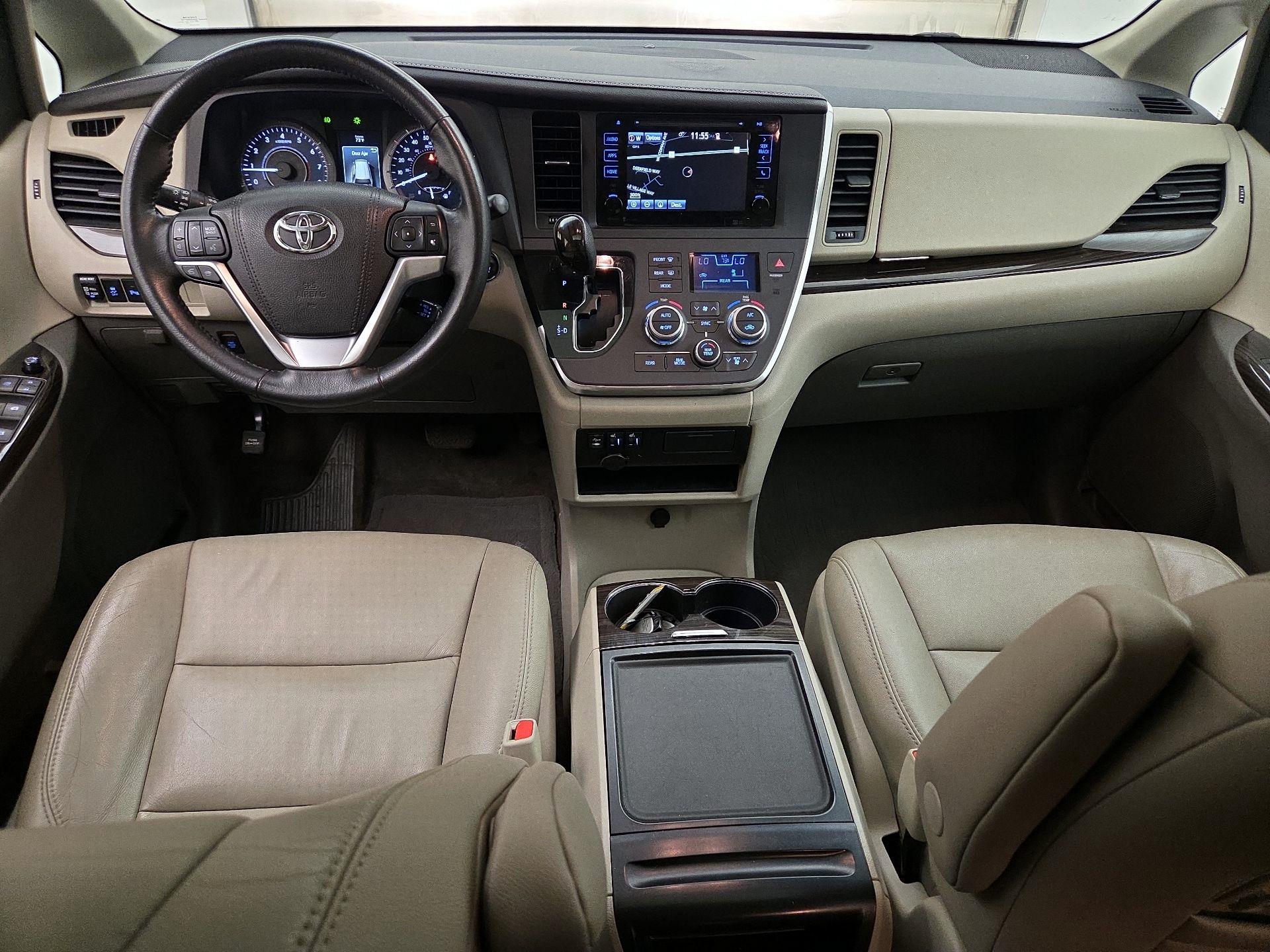 Thumbnail: 2015 Toyota Sienna - 9