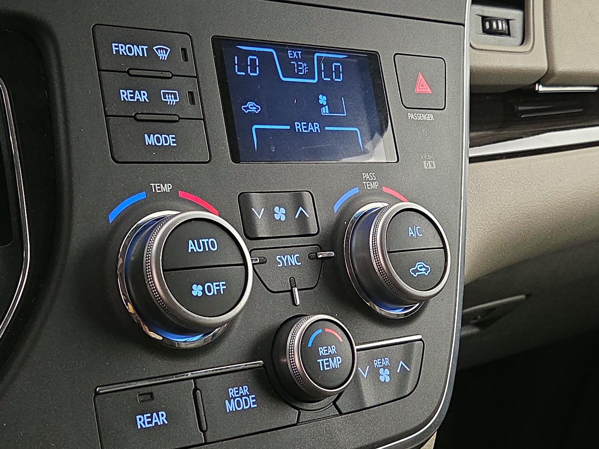 Thumbnail: 2015 Toyota Sienna - 17