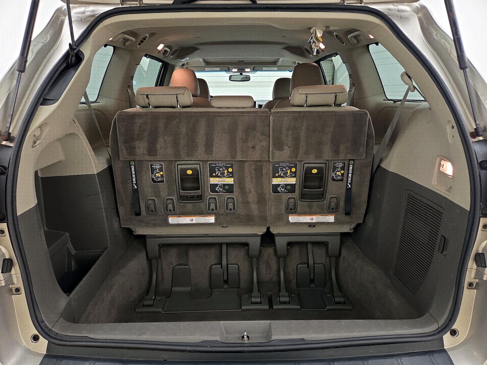 2015 Toyota Sienna XLE - Photo 22