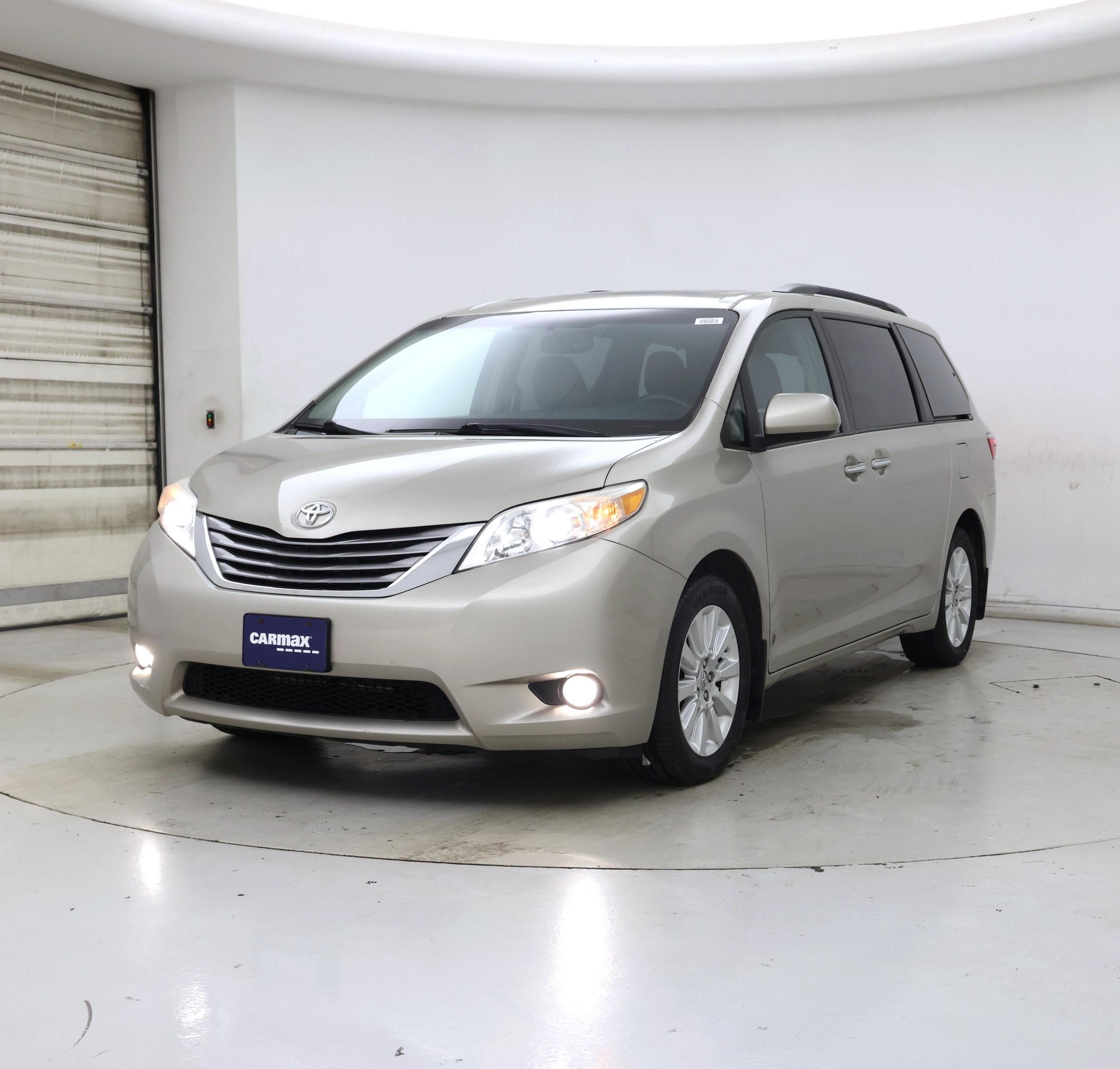 Thumbnail: 2015 Toyota Sienna - 4
