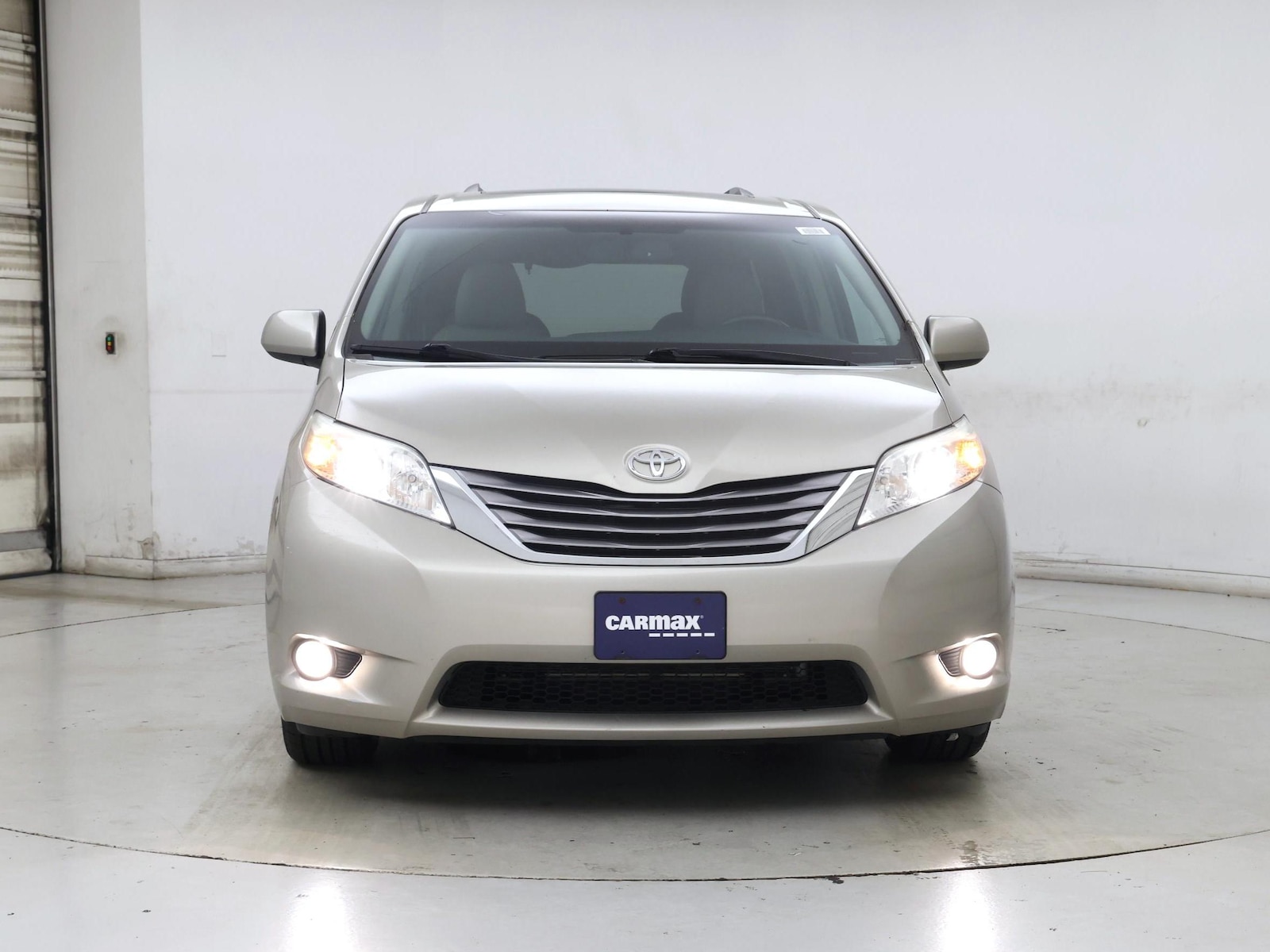 2015 Toyota Sienna XLE - Photo 6