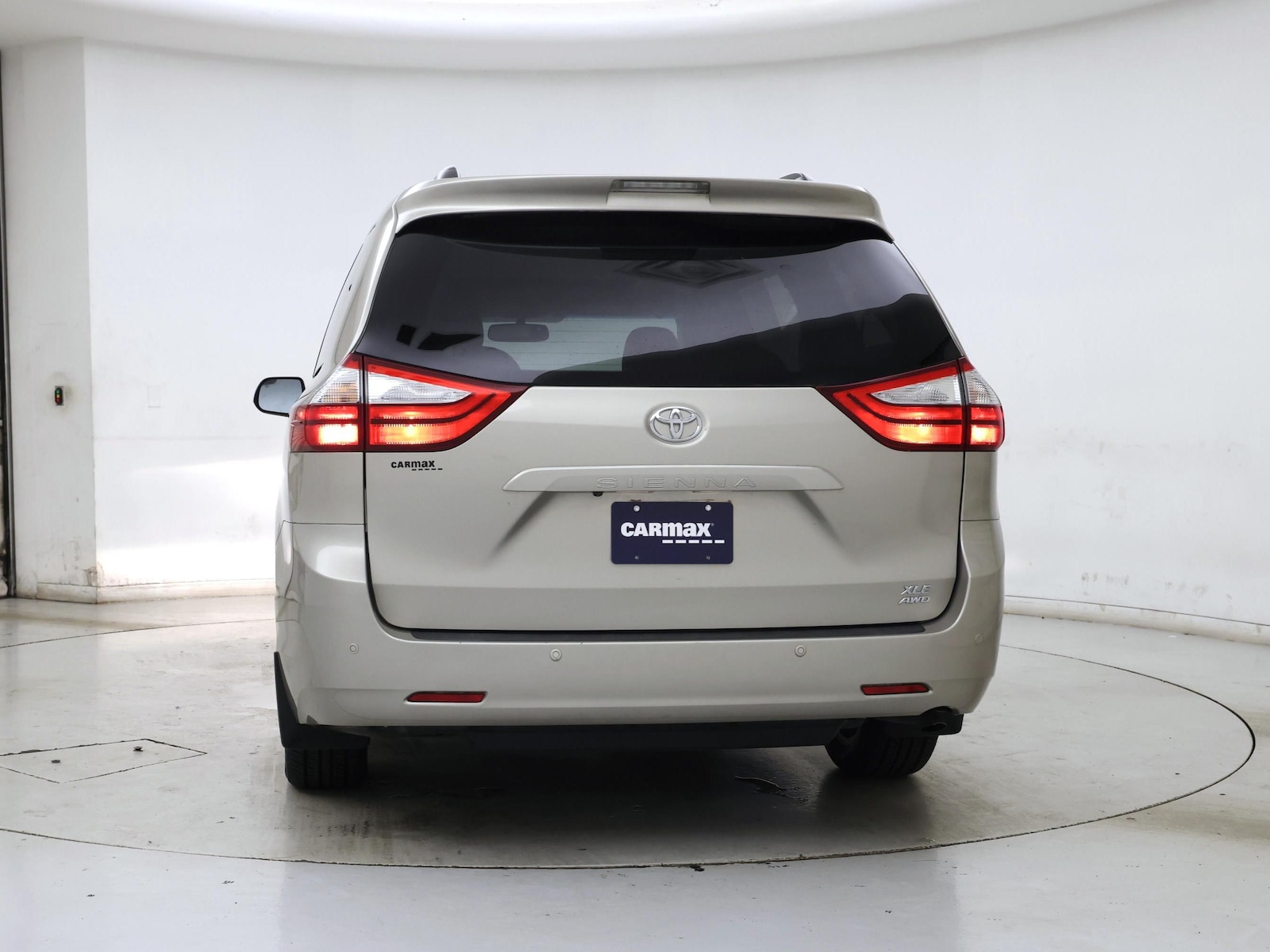 2015 Toyota Sienna XLE - Photo 7