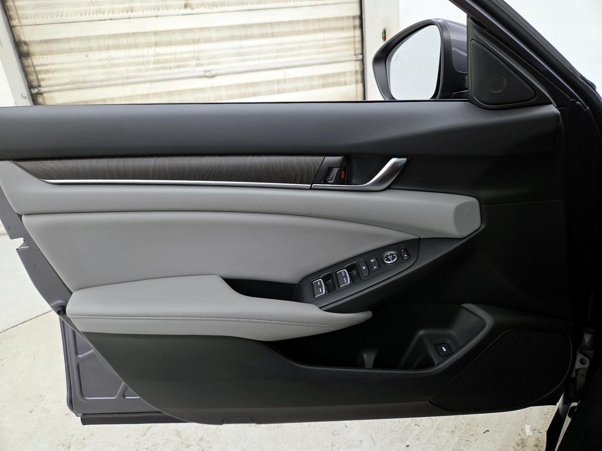 Thumbnail: 2019 Honda Accord - 12