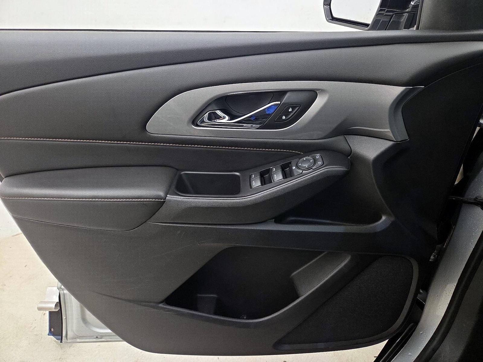 2018 Chevrolet Traverse LS - Photo 11