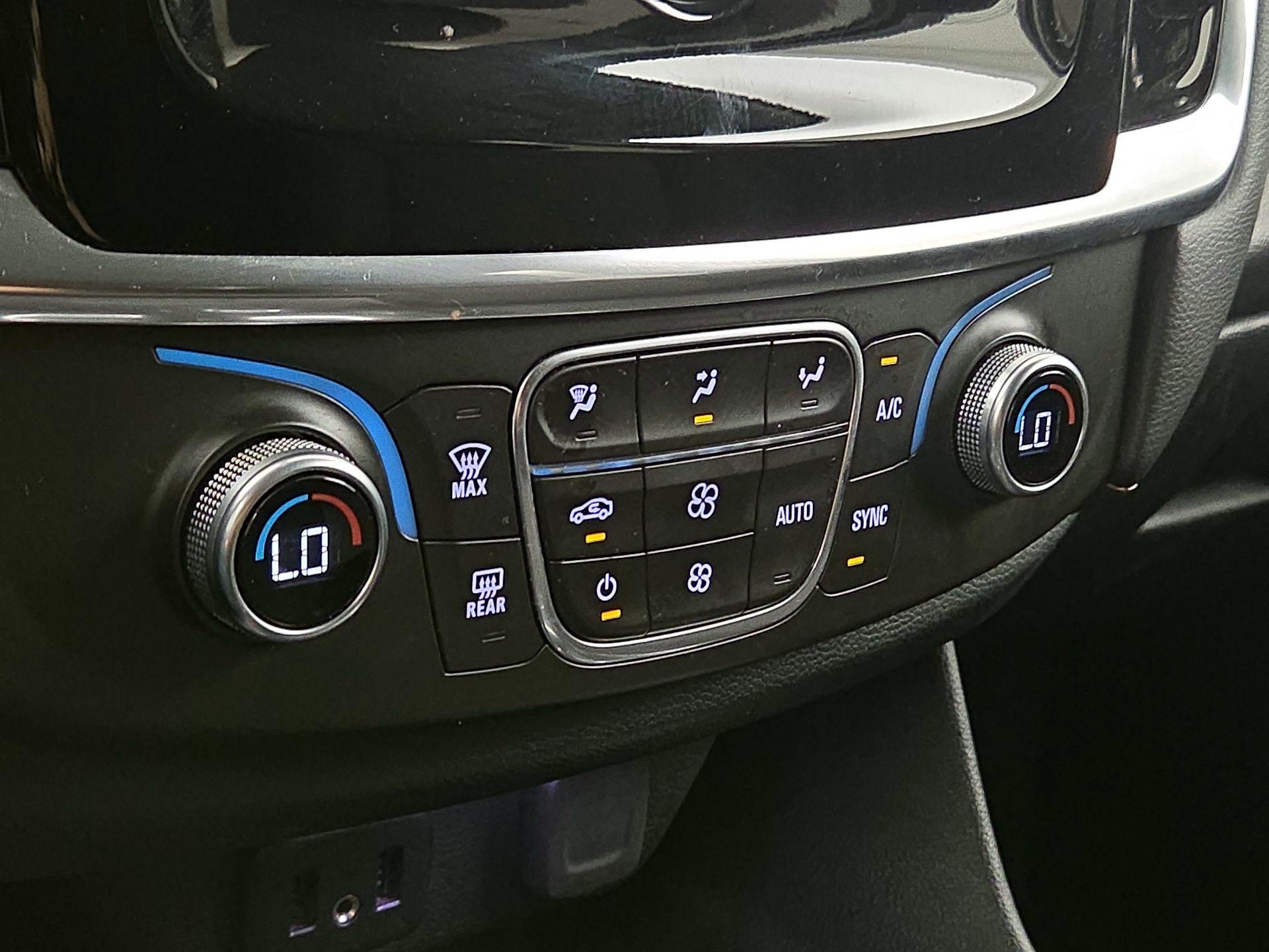 Thumbnail: 2018 Chevrolet Traverse - 14