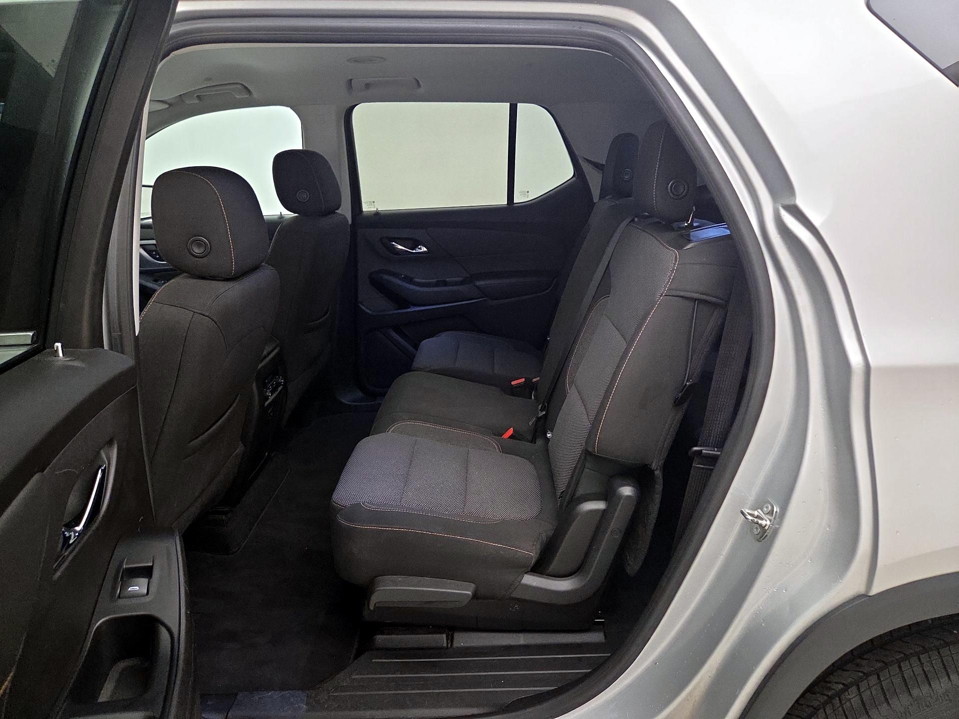Thumbnail: 2018 Chevrolet Traverse - 17