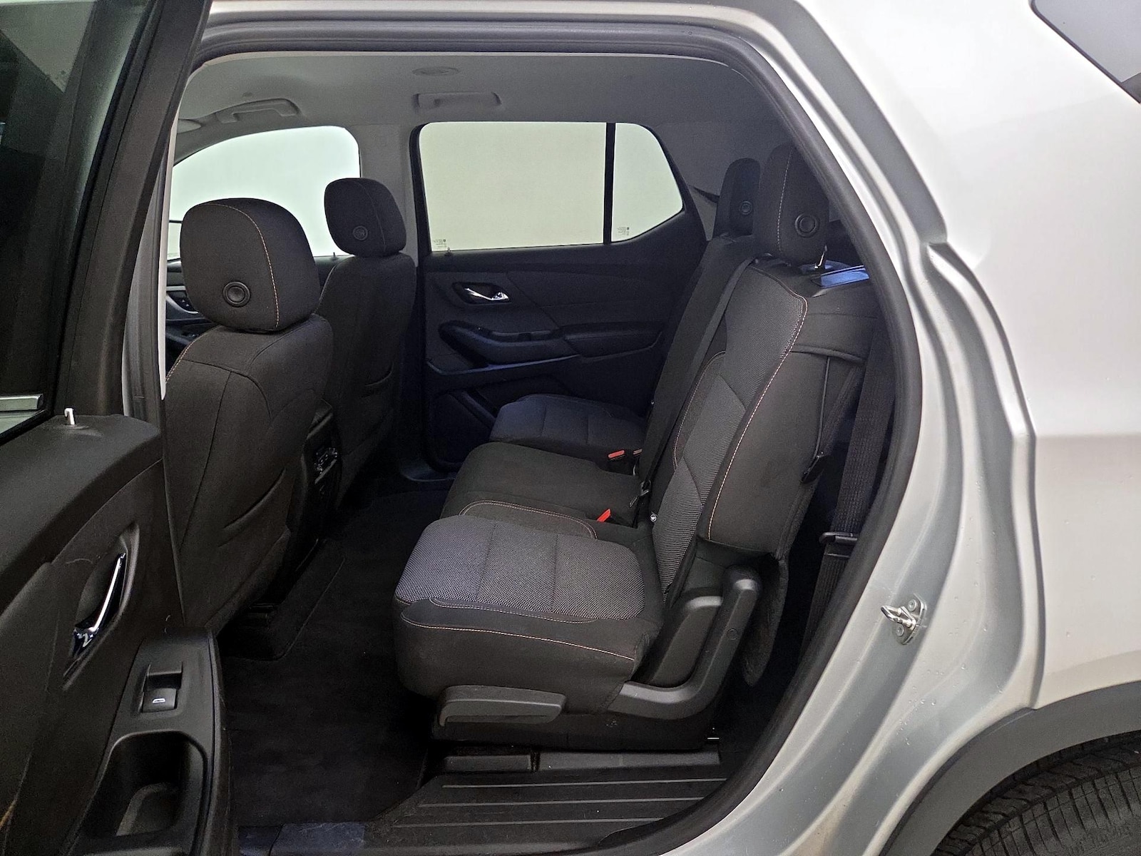 2018 Chevrolet Traverse LS - Photo 18