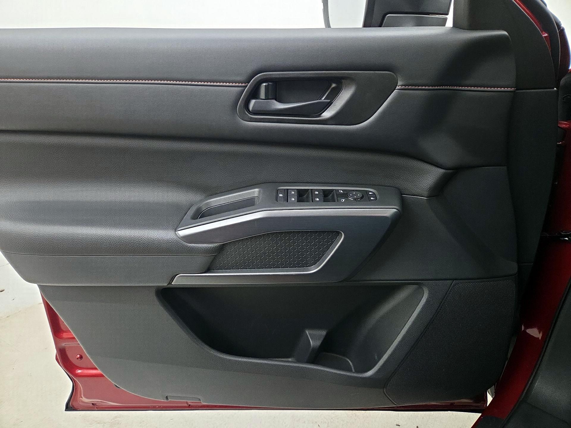 Thumbnail: 2024 Nissan Pathfinder - 12