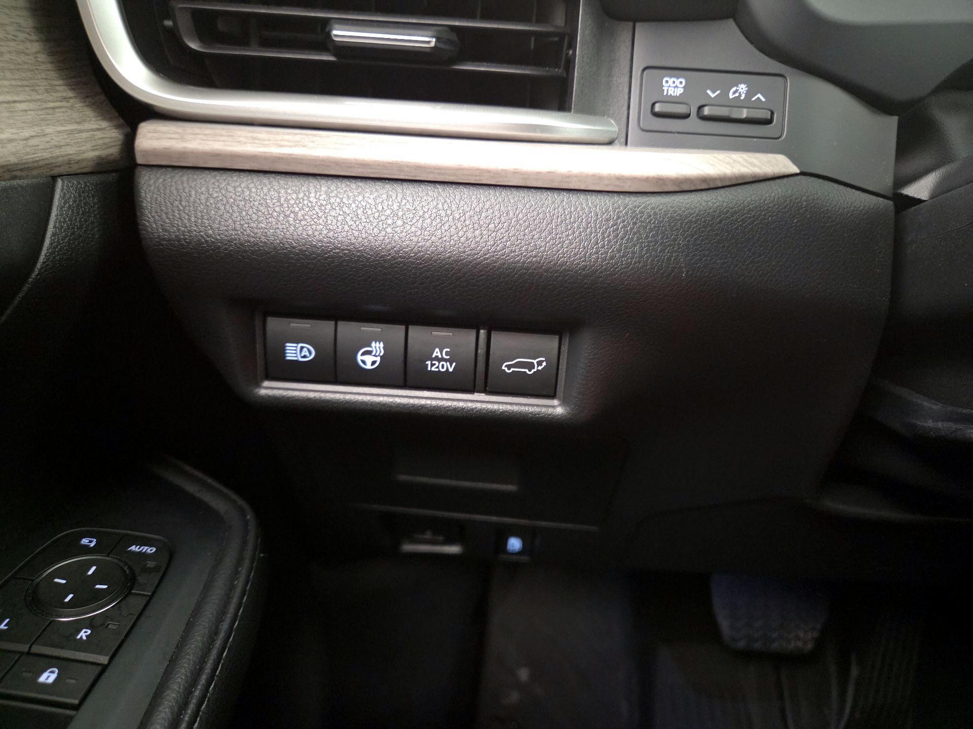 Thumbnail: 2024 Toyota Highlander - 13