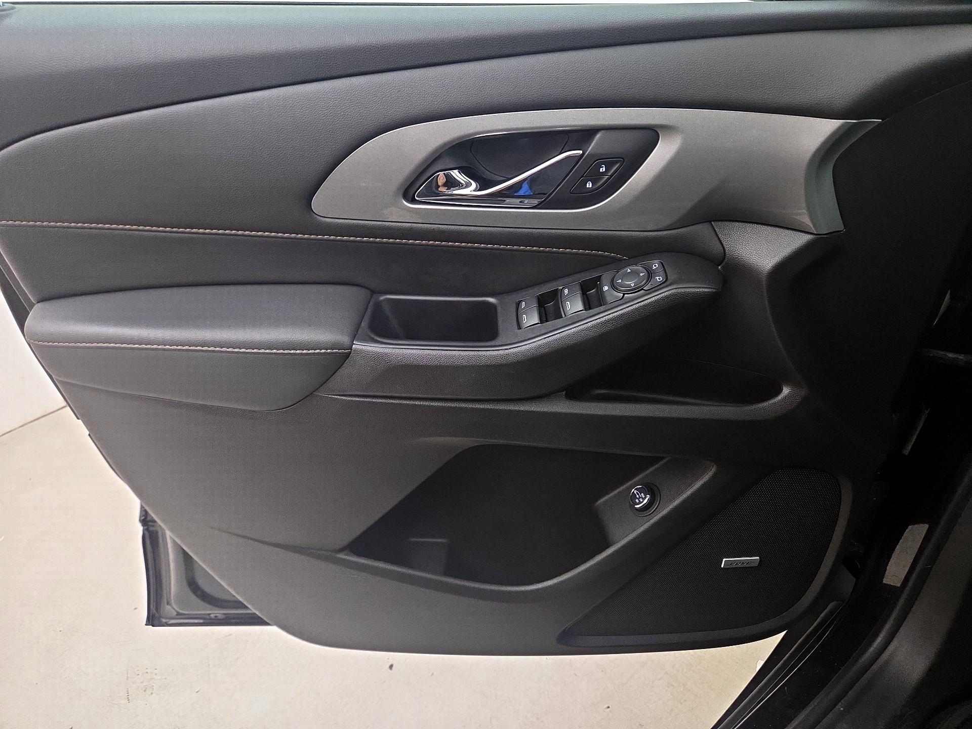 Thumbnail: 2021 Chevrolet Traverse - 12