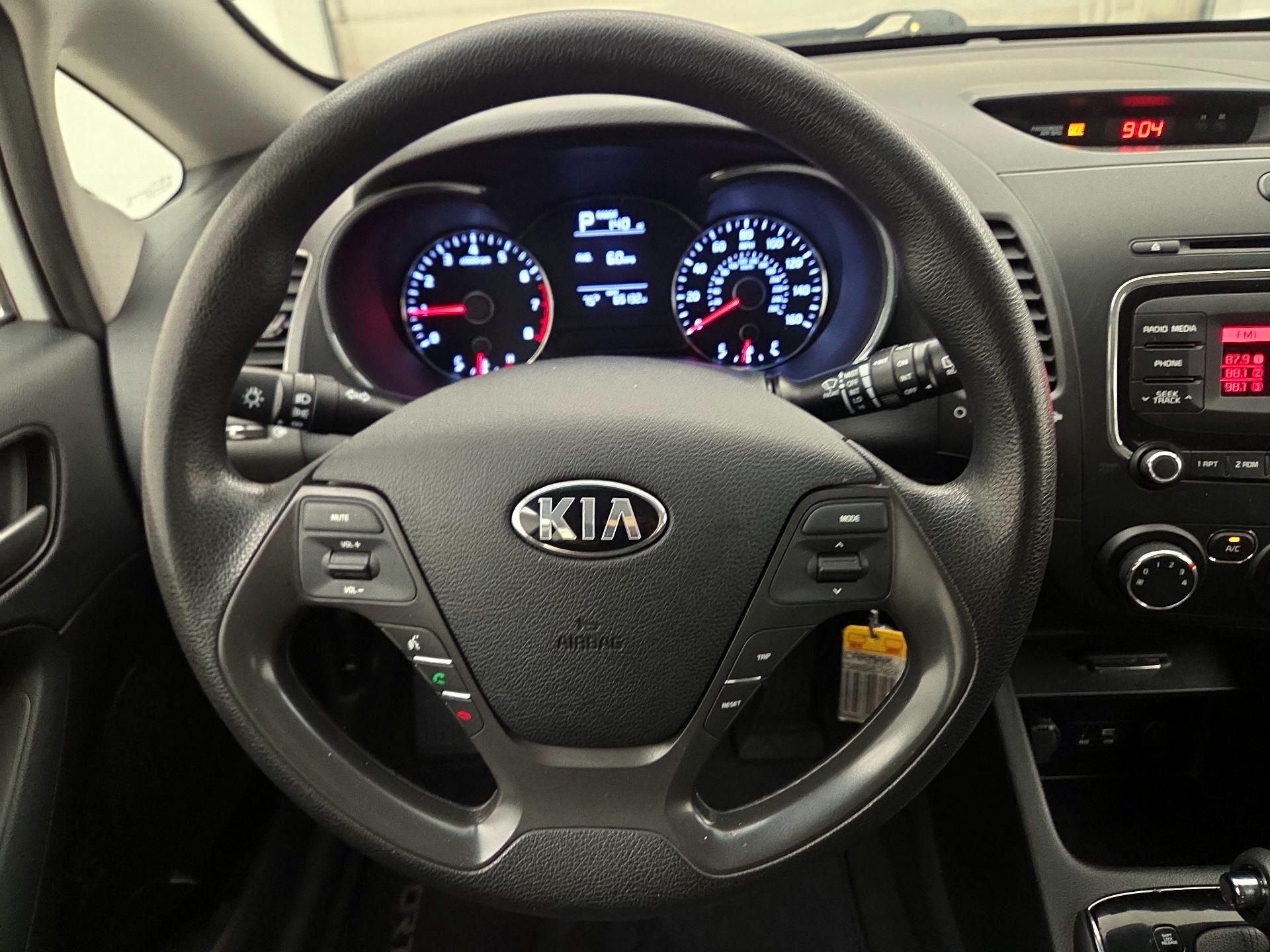 Thumbnail: 2017 Kia Forte - 10