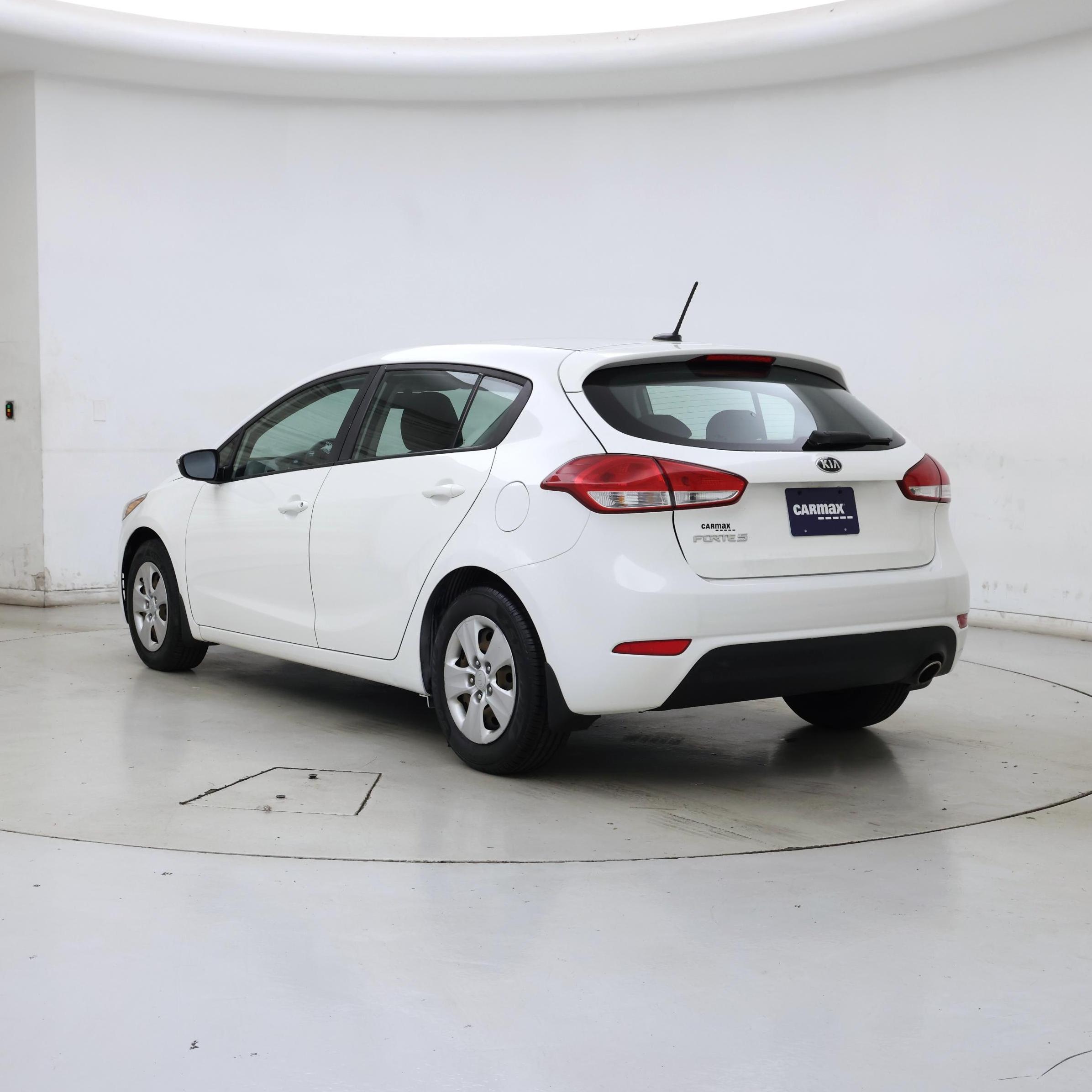 Thumbnail: 2017 Kia Forte - 2