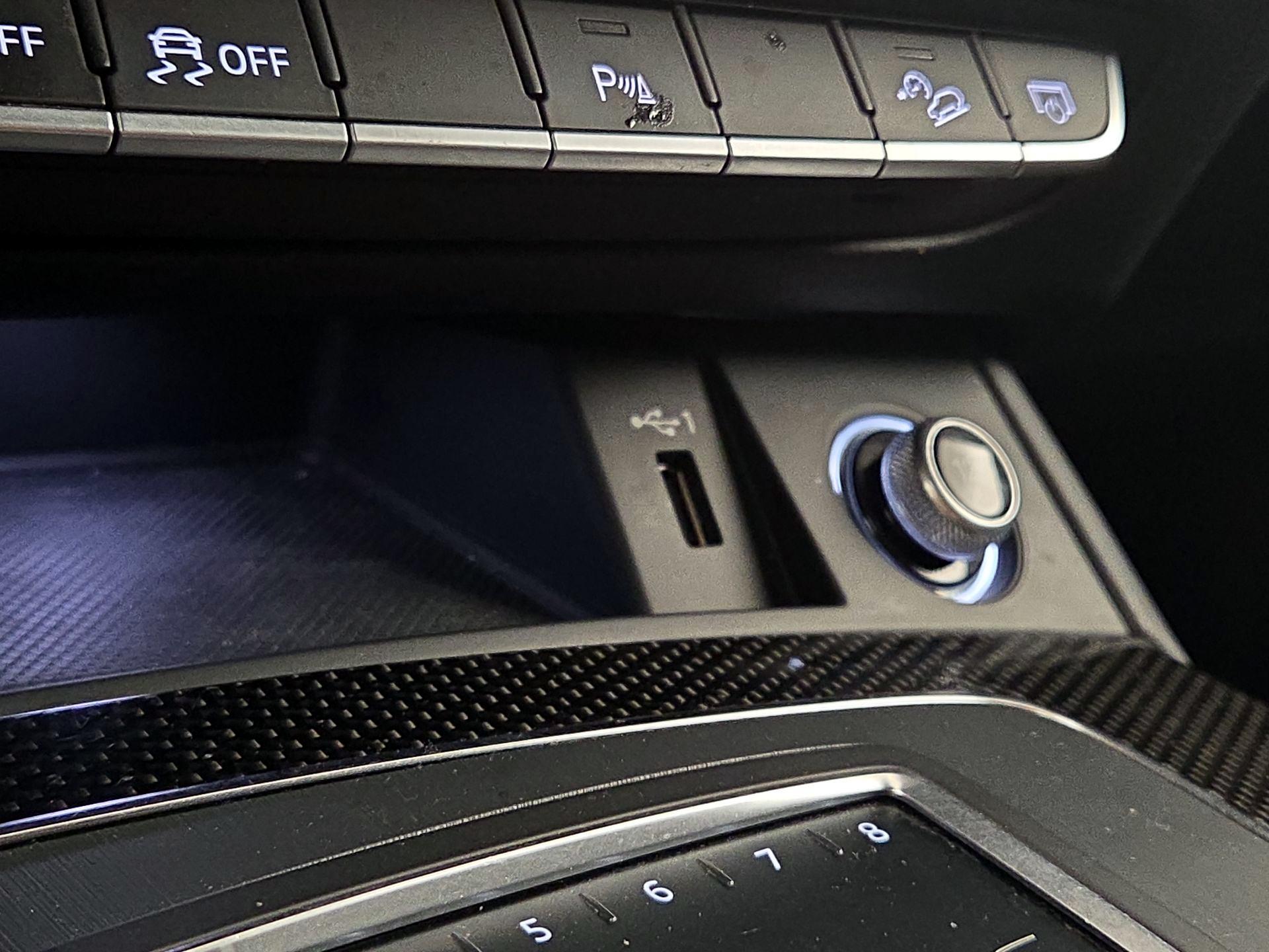 Thumbnail: 2019 Audi SQ5 - 19