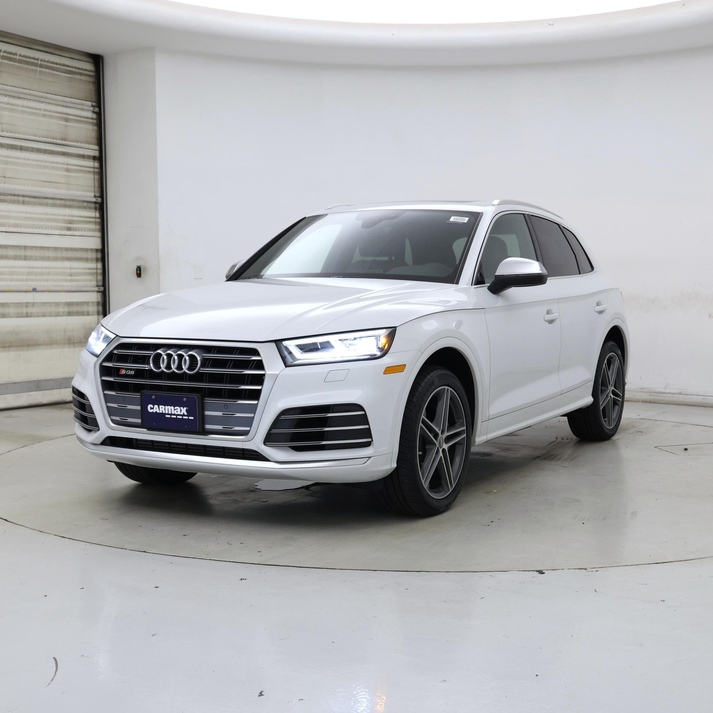 Thumbnail: 2019 Audi SQ5 - 4