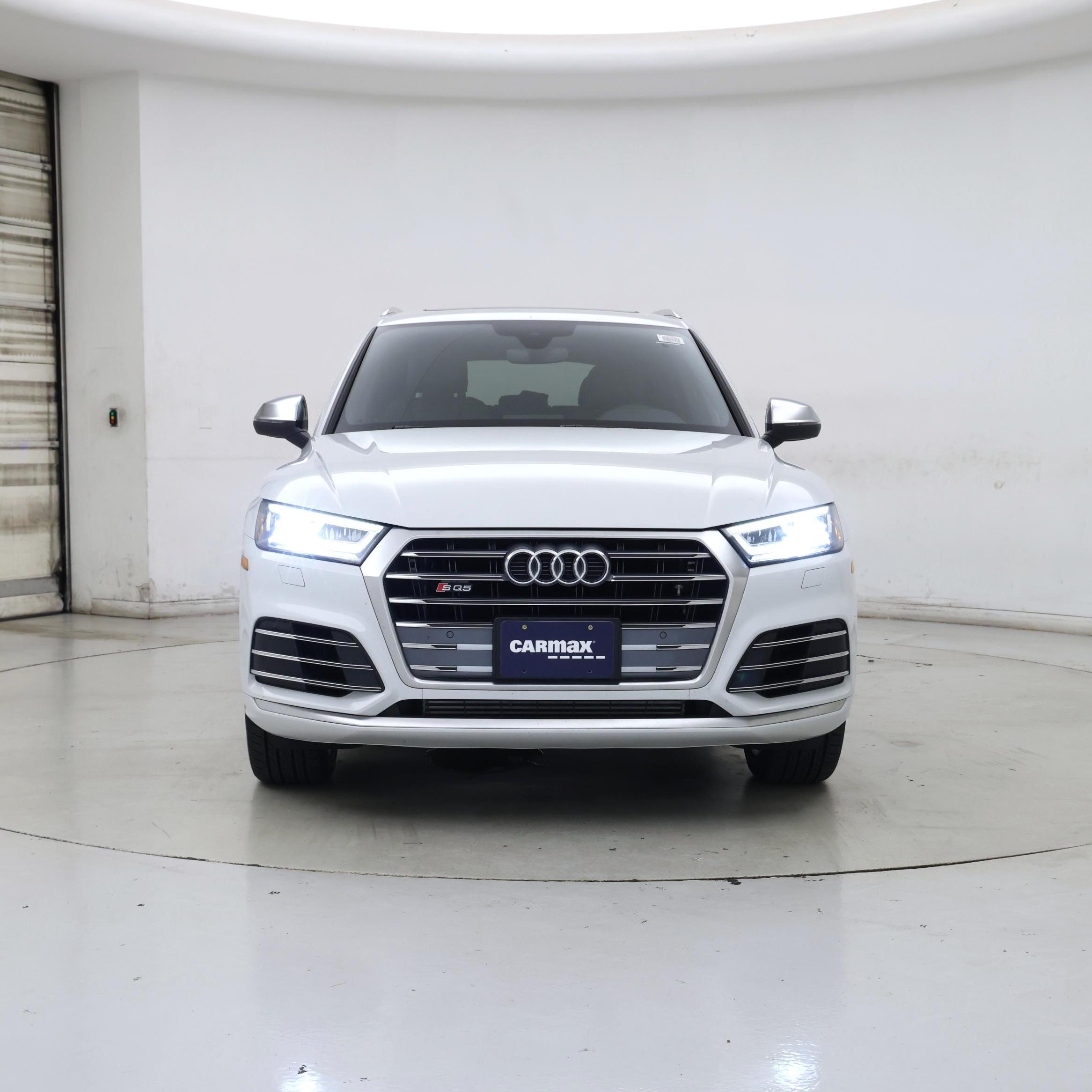 Thumbnail: 2019 Audi SQ5 - 5