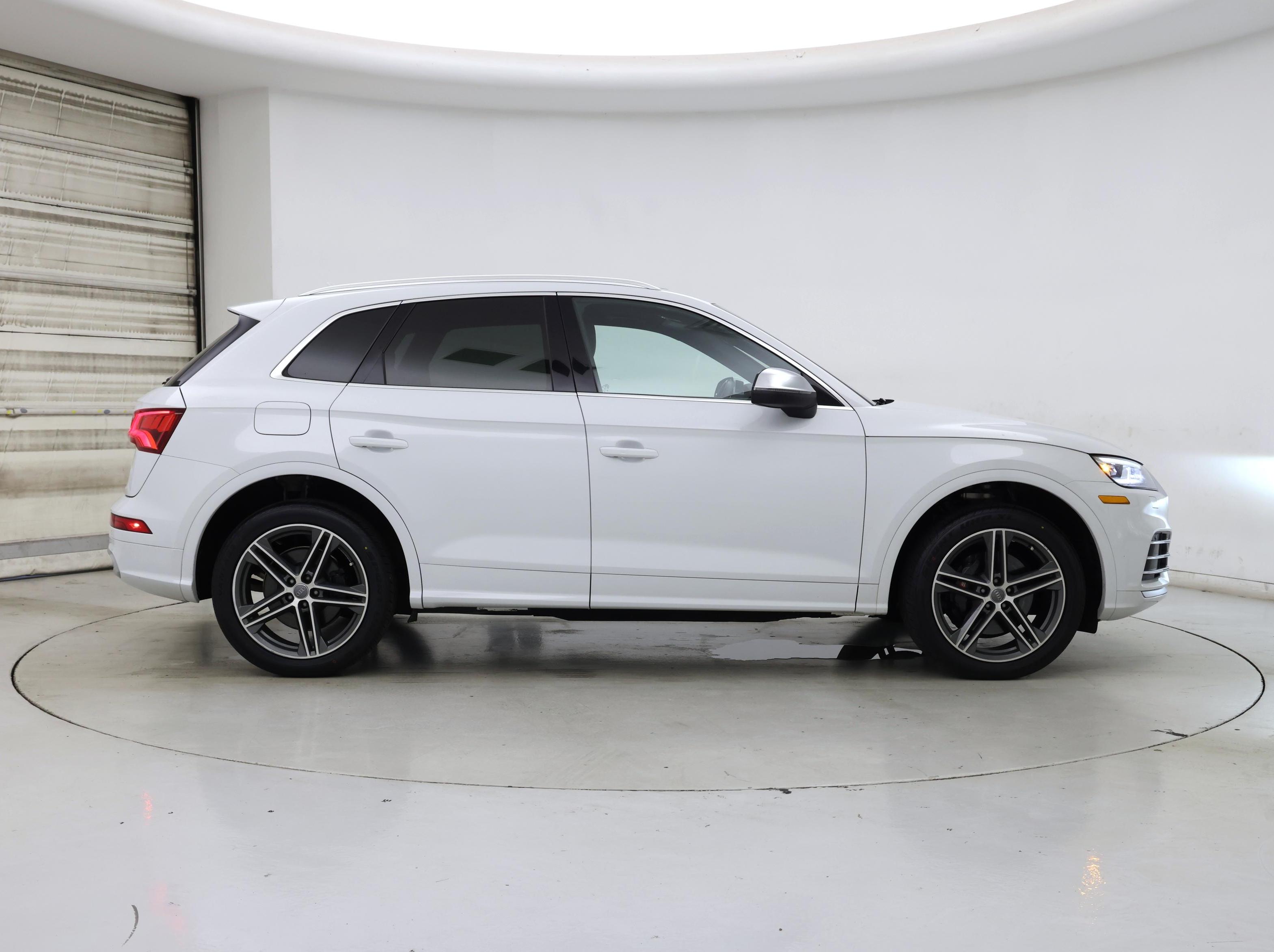 Thumbnail: 2019 Audi SQ5 - 7