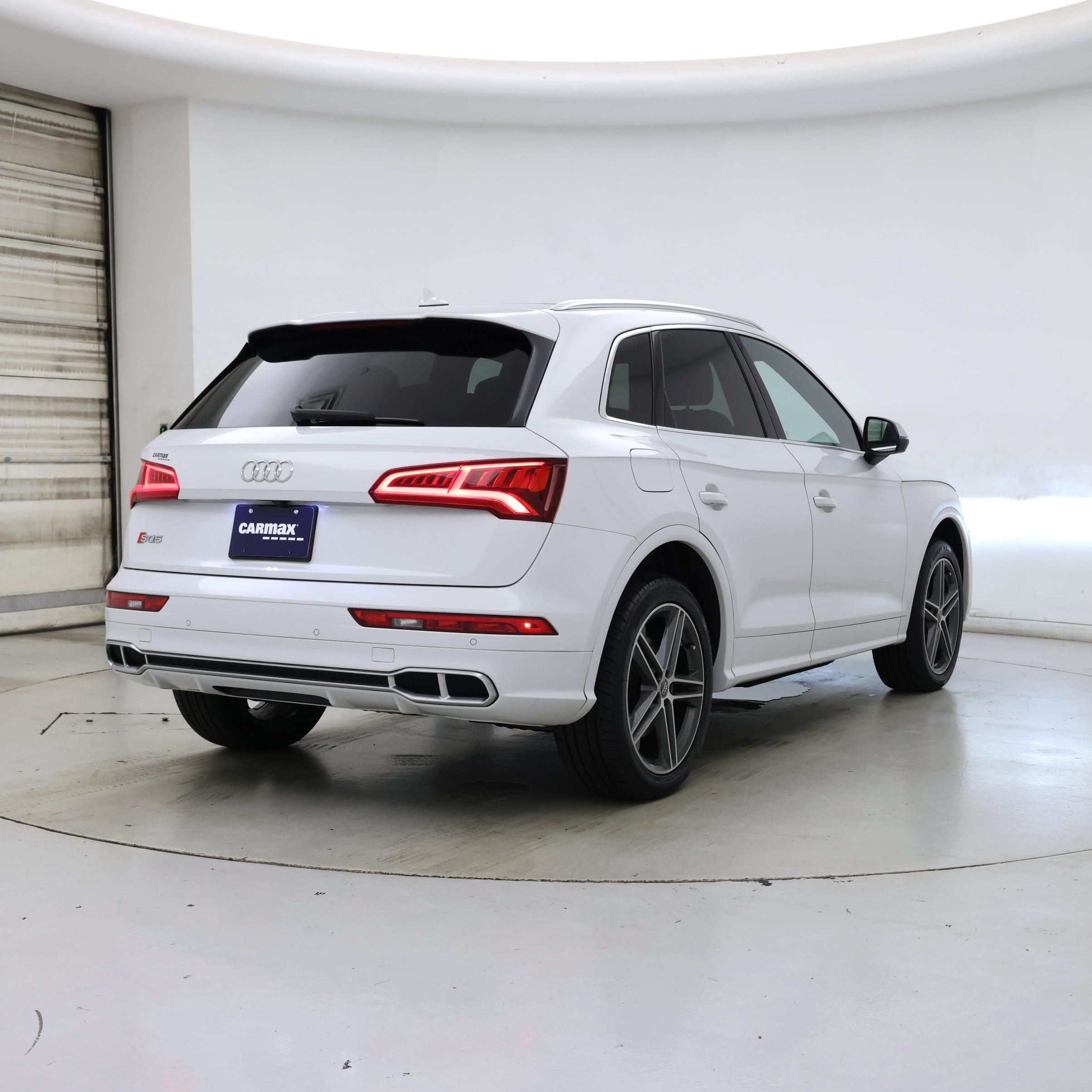 Thumbnail: 2019 Audi SQ5 - 8