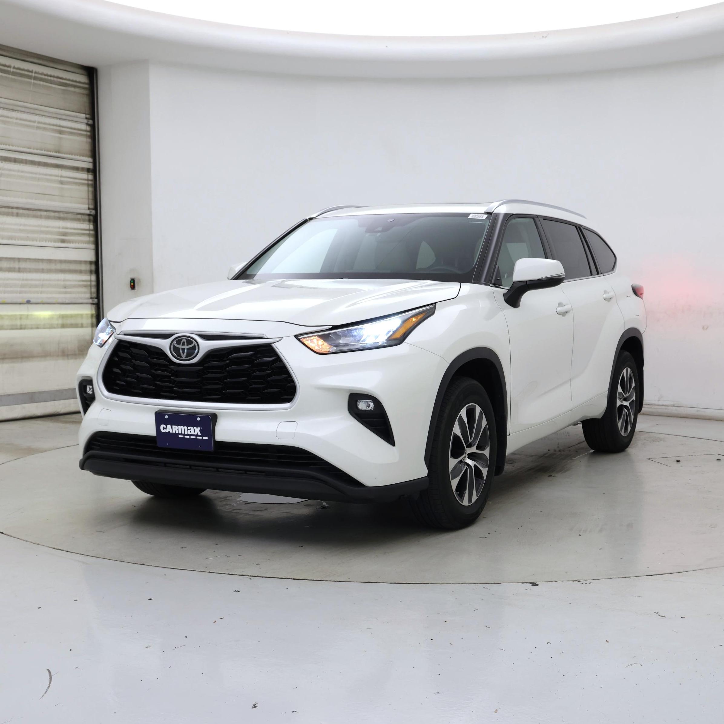 Thumbnail: 2020 Toyota Highlander - 4