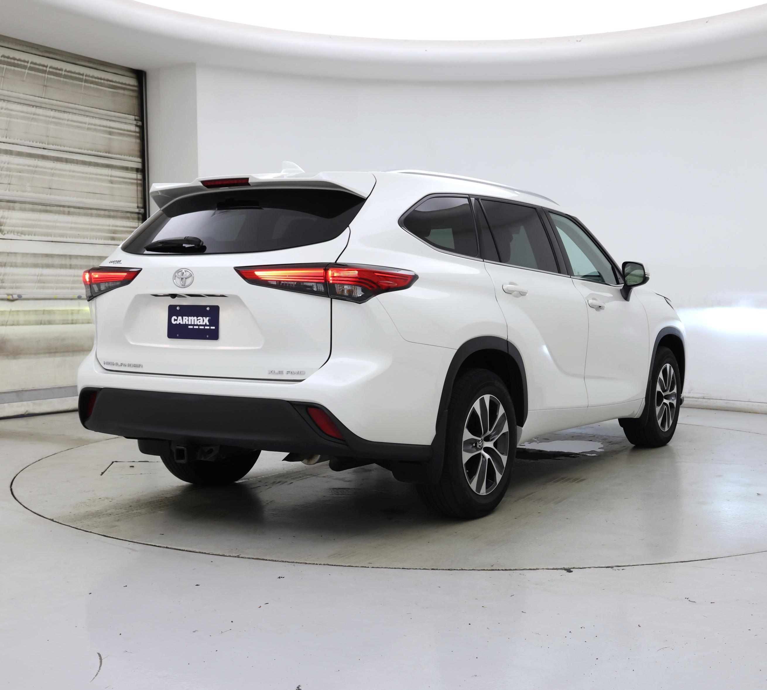 Thumbnail: 2020 Toyota Highlander - 8