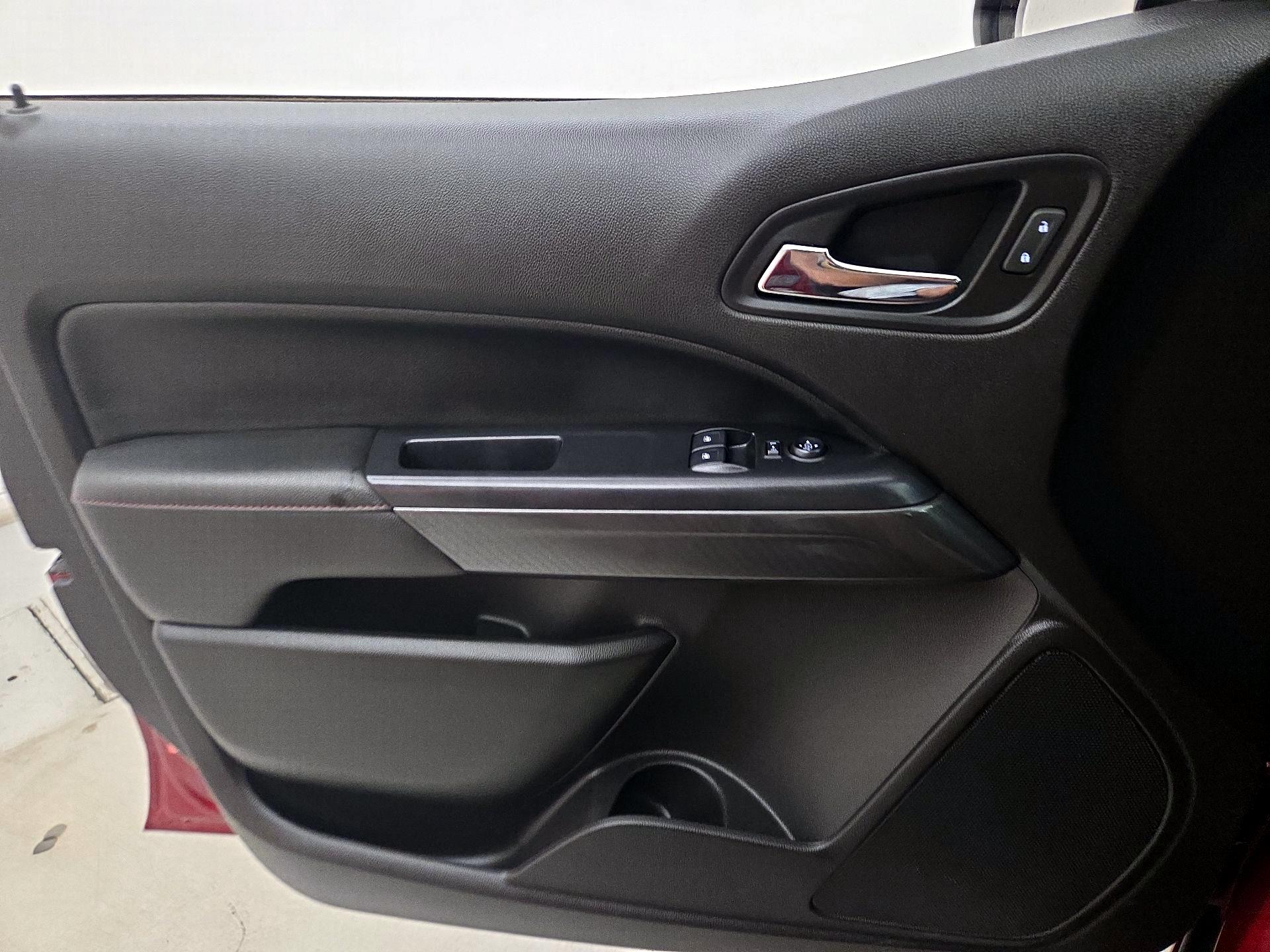 Thumbnail: 2018 GMC Canyon - 12