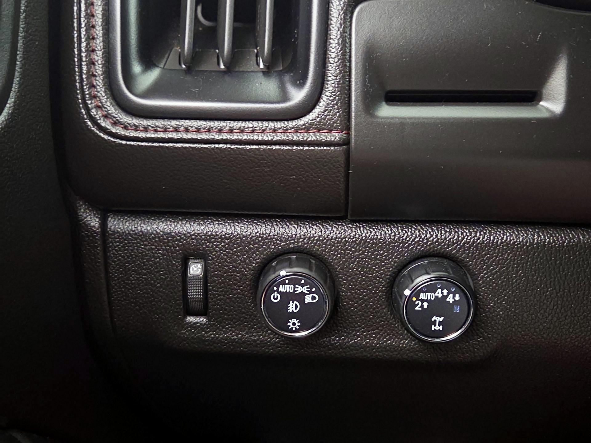 Thumbnail: 2018 GMC Canyon - 13