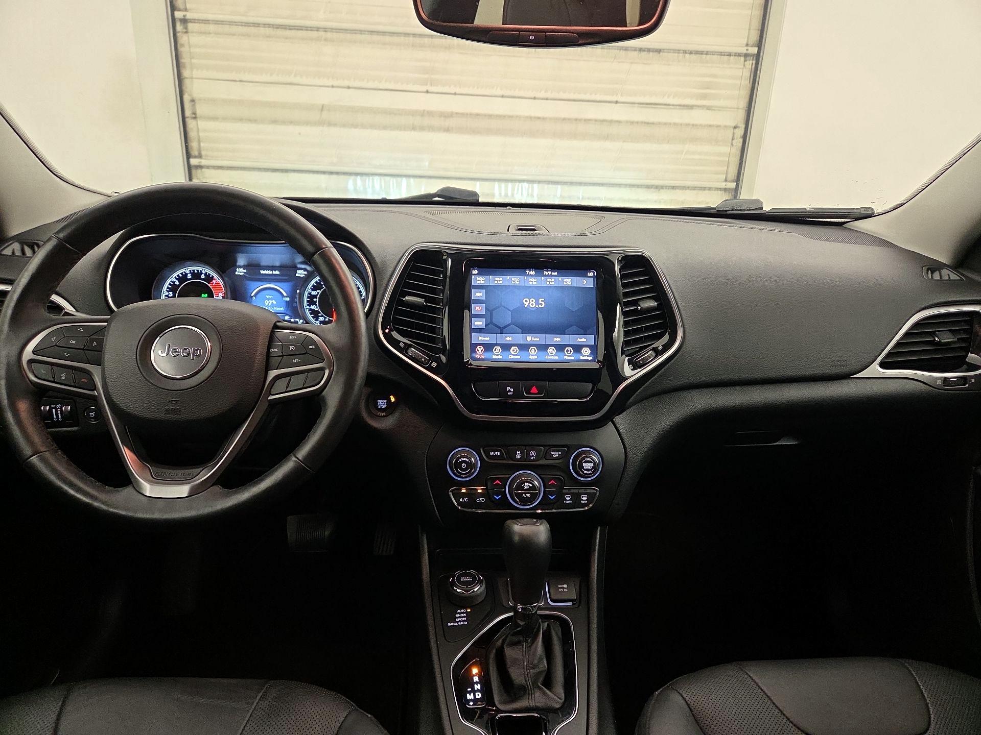 Thumbnail: 2019 Jeep Cherokee - 9