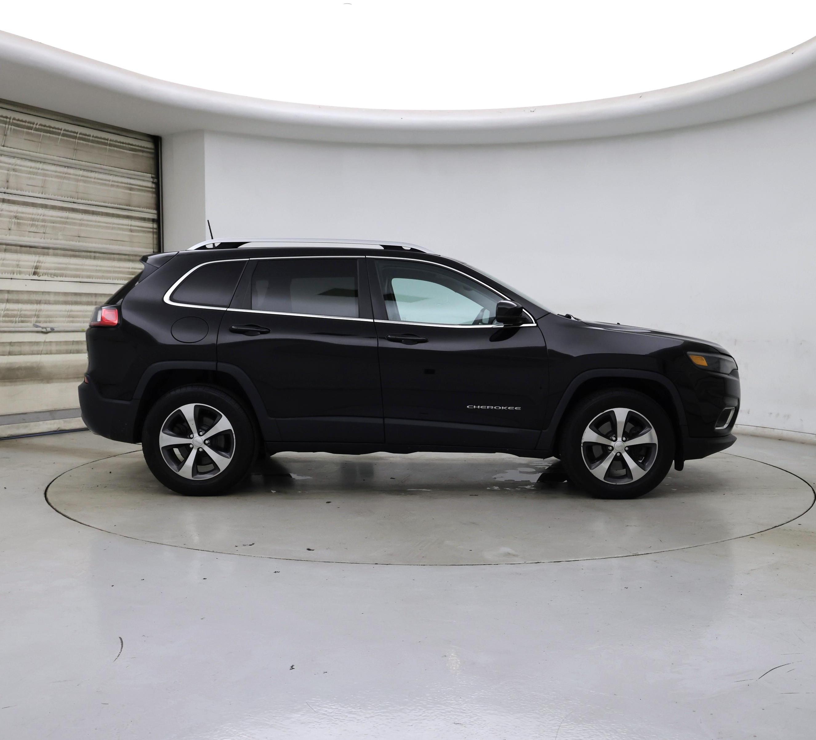Thumbnail: 2019 Jeep Cherokee - 7