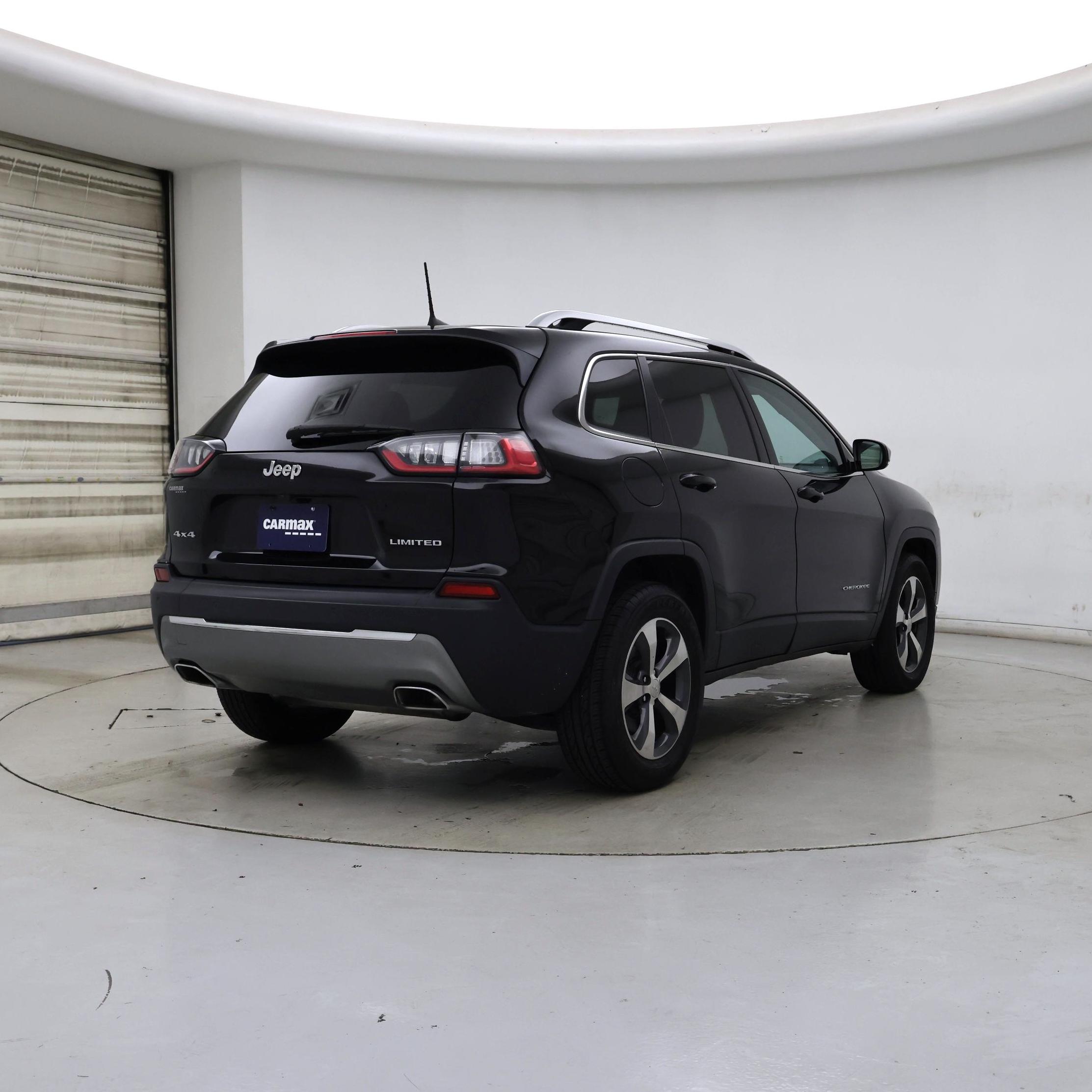 Thumbnail: 2019 Jeep Cherokee - 8