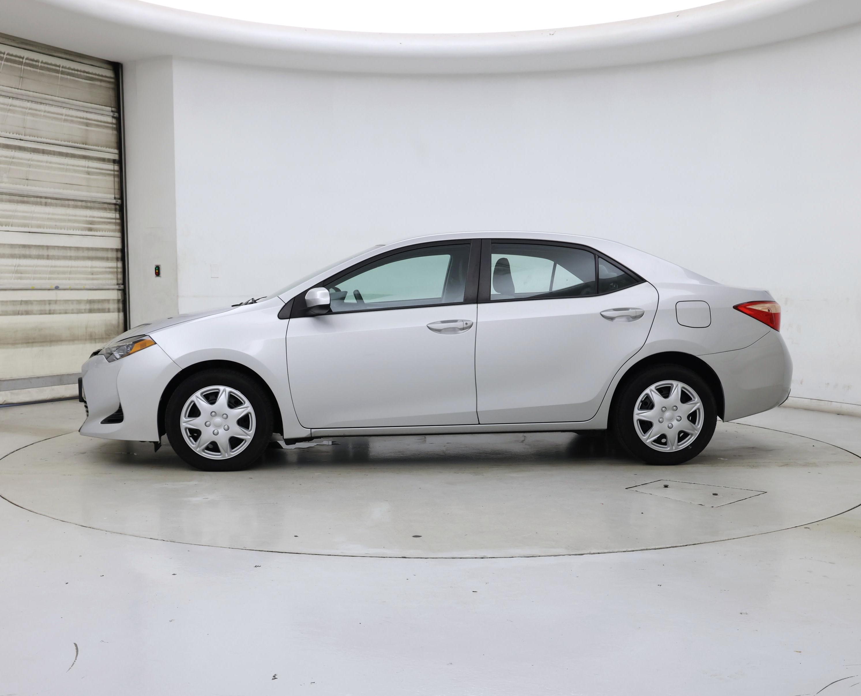 Thumbnail: 2018 Toyota Corolla - 3