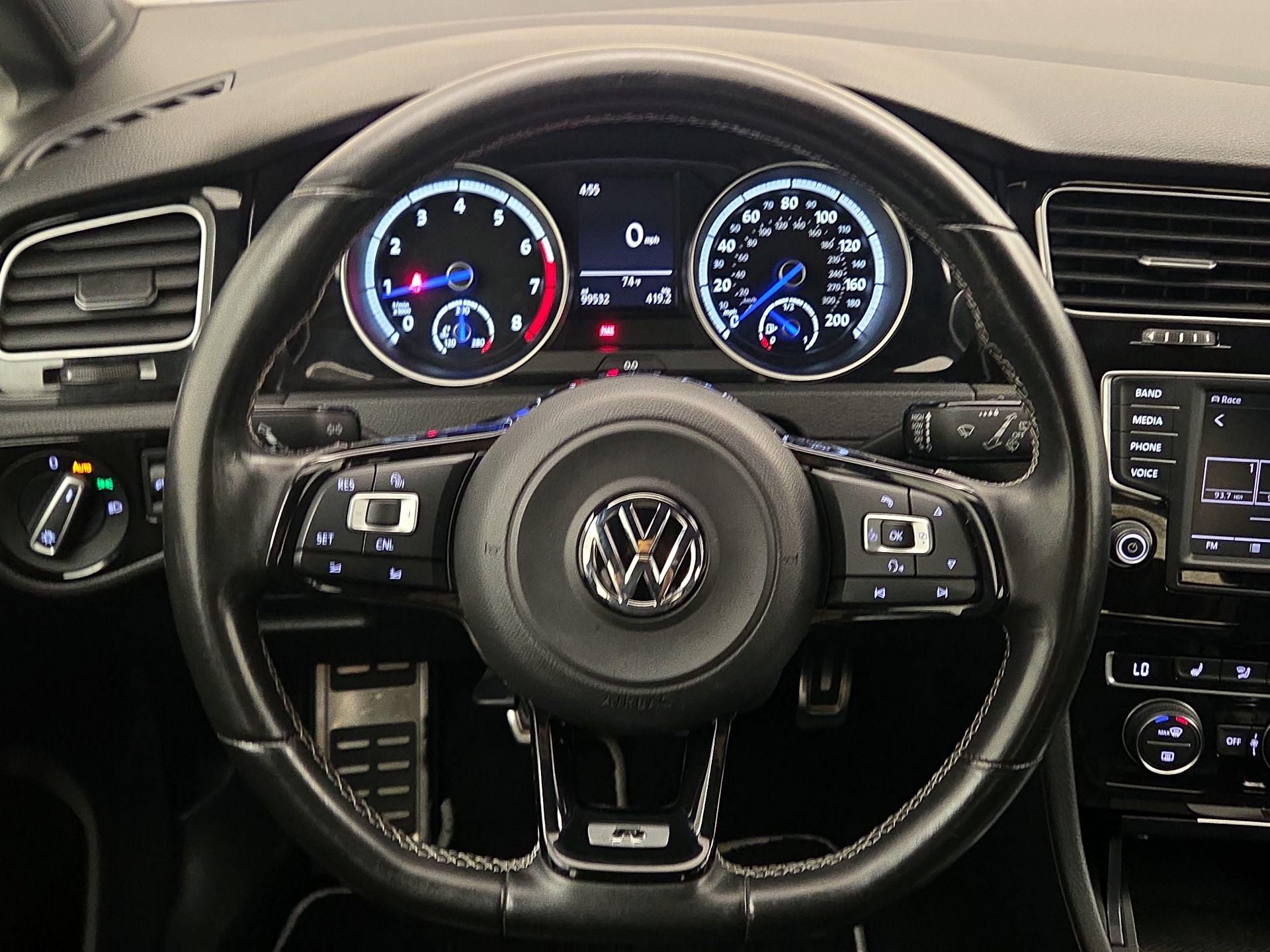 Thumbnail: 2016 Volkswagen Golf - 10
