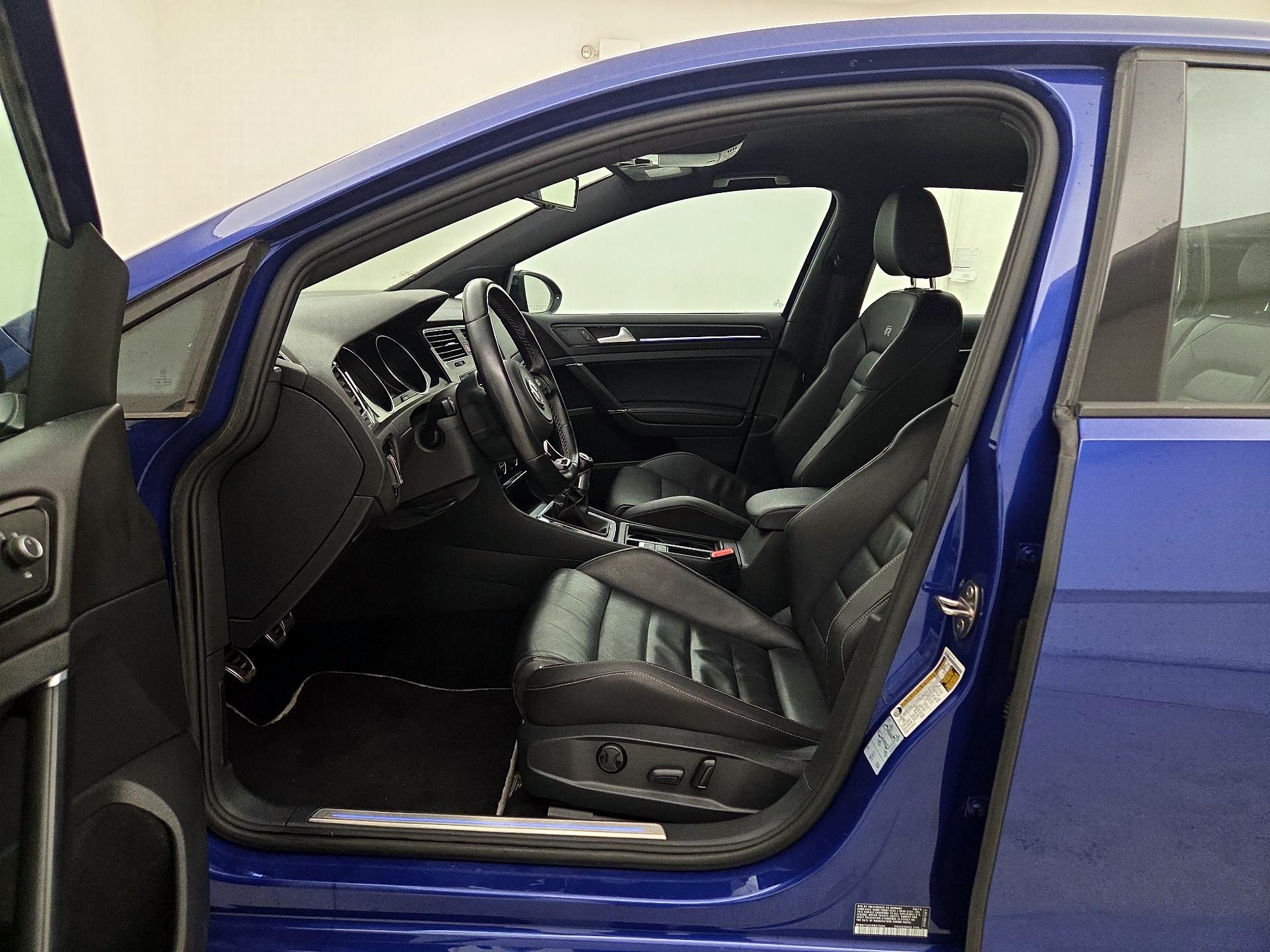 Thumbnail: 2016 Volkswagen Golf - 11